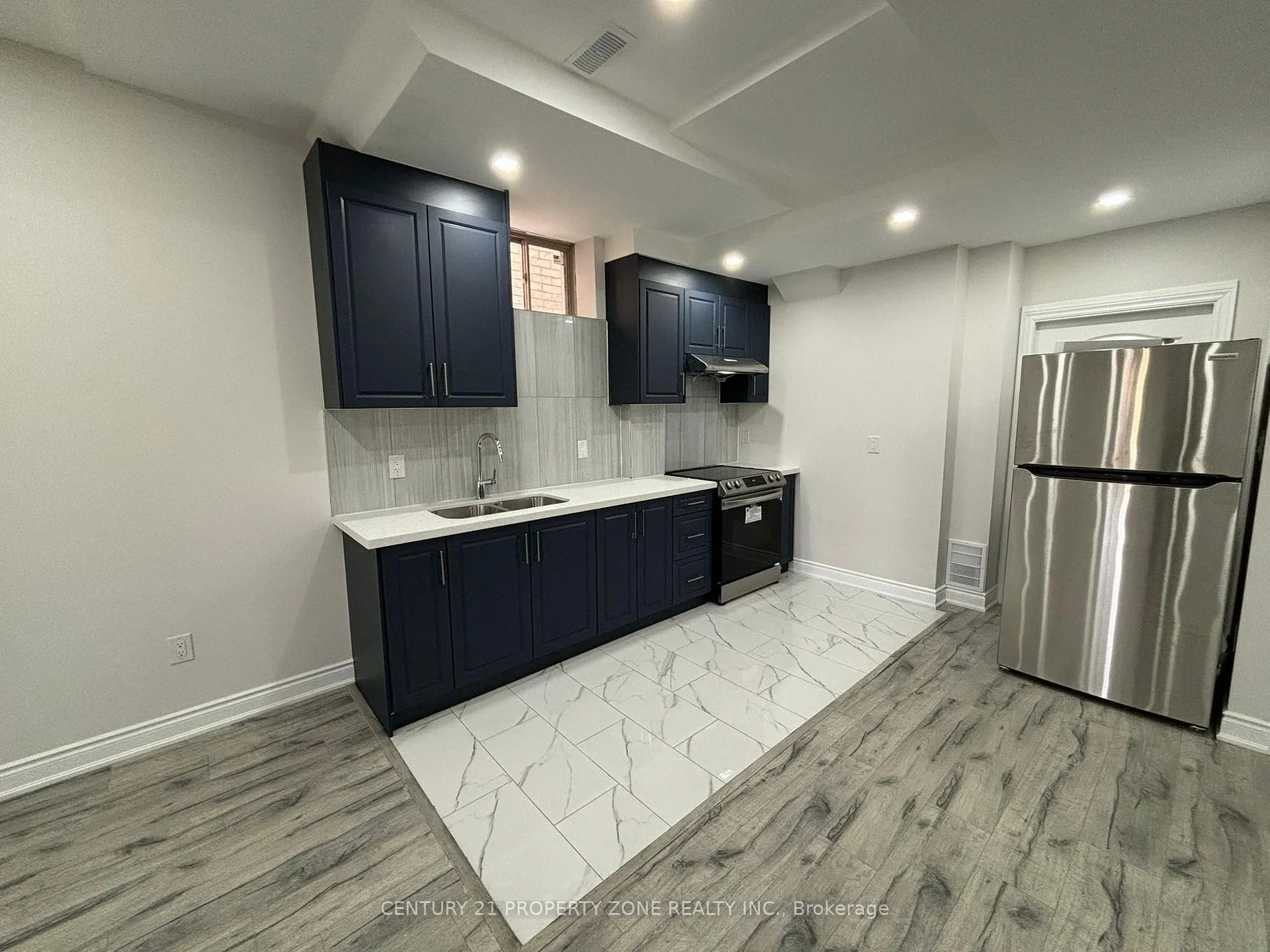 Photo 2 of 61 Hawtrey Road, Brampton, Northwest Brampton — HOMEH