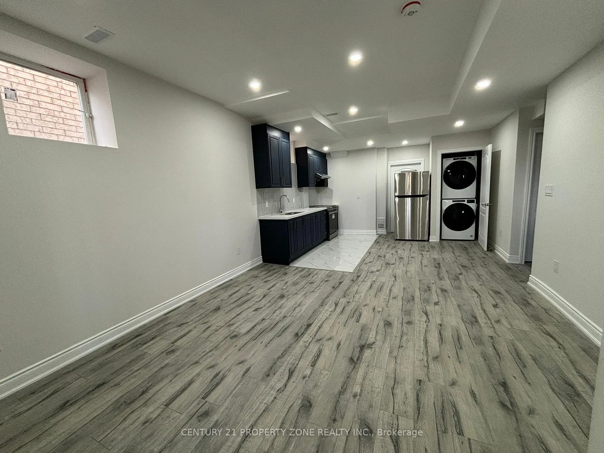 Photo 4 of 61 Hawtrey Road, Brampton, Northwest Brampton — HOMEH