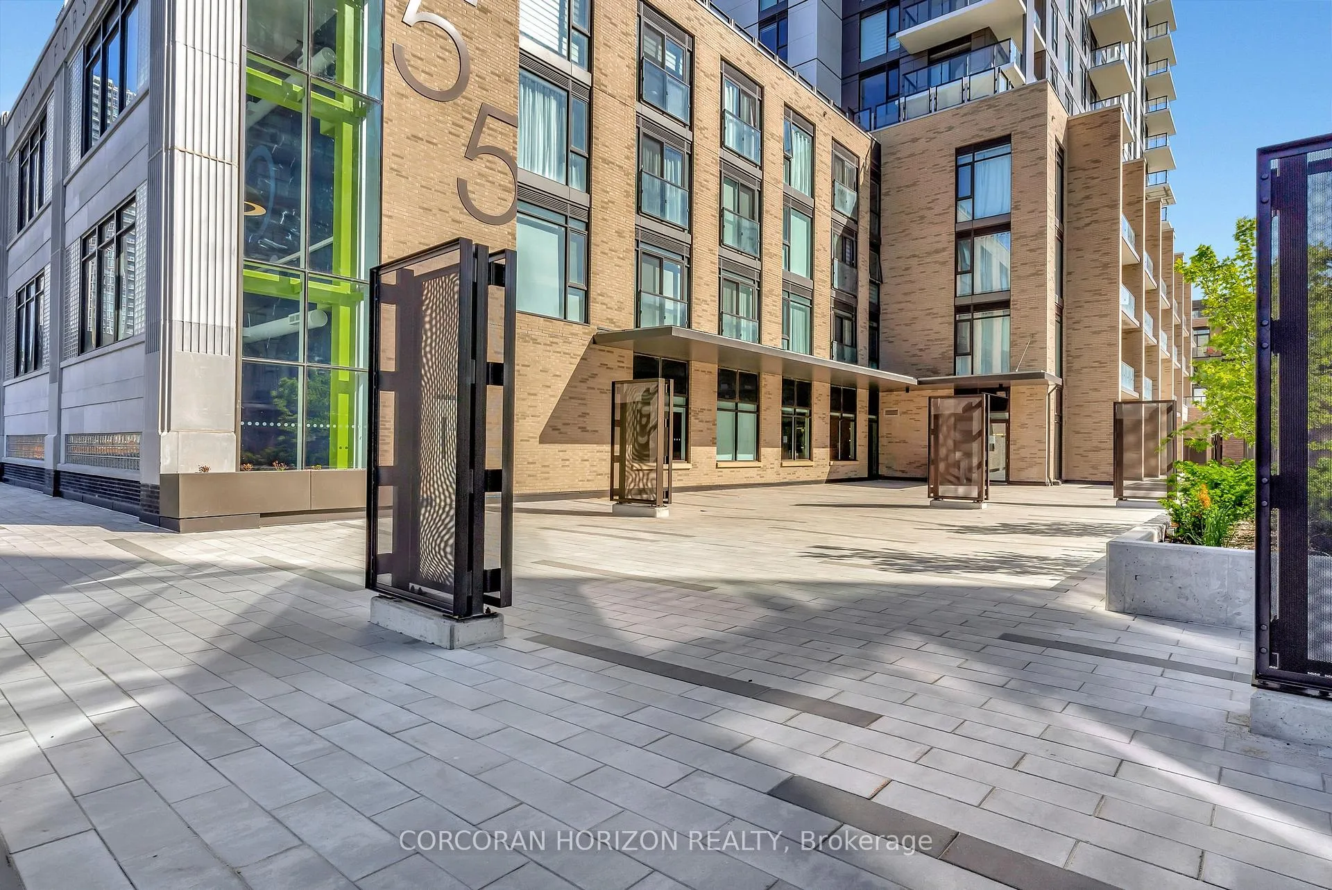 Photo 3 of Unit 1409, 55 Duke Street W, Kitchener — HOMEH
