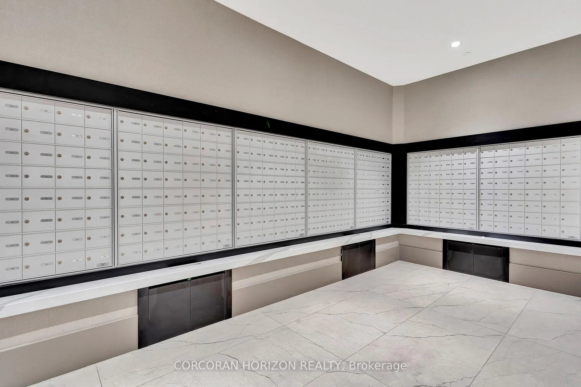 Photo 6 of Unit 1409, 55 Duke Street W, Kitchener — HOMEH