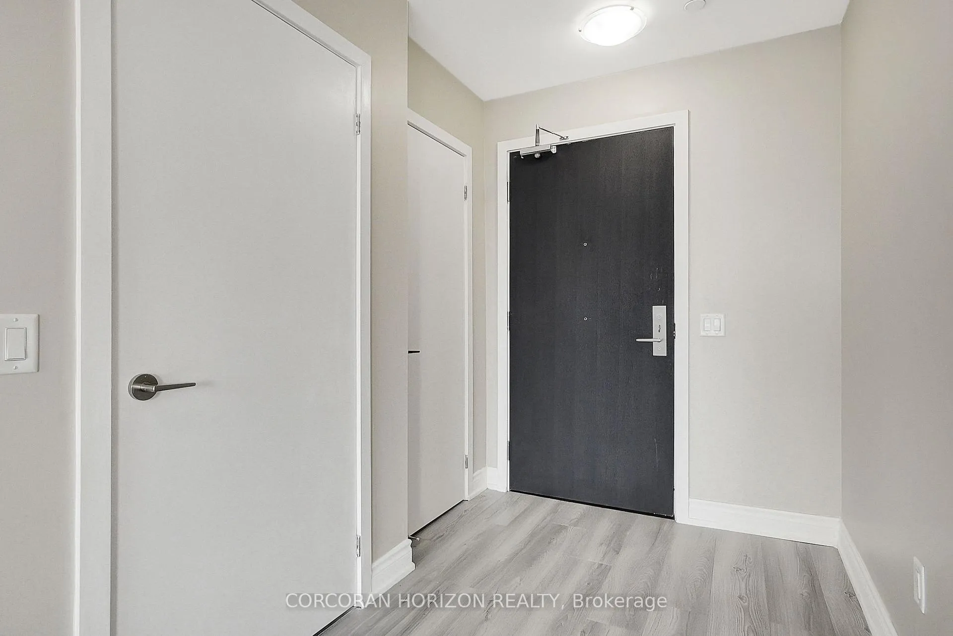 Photo 10 of Unit 1409, 55 Duke Street W, Kitchener — HOMEH