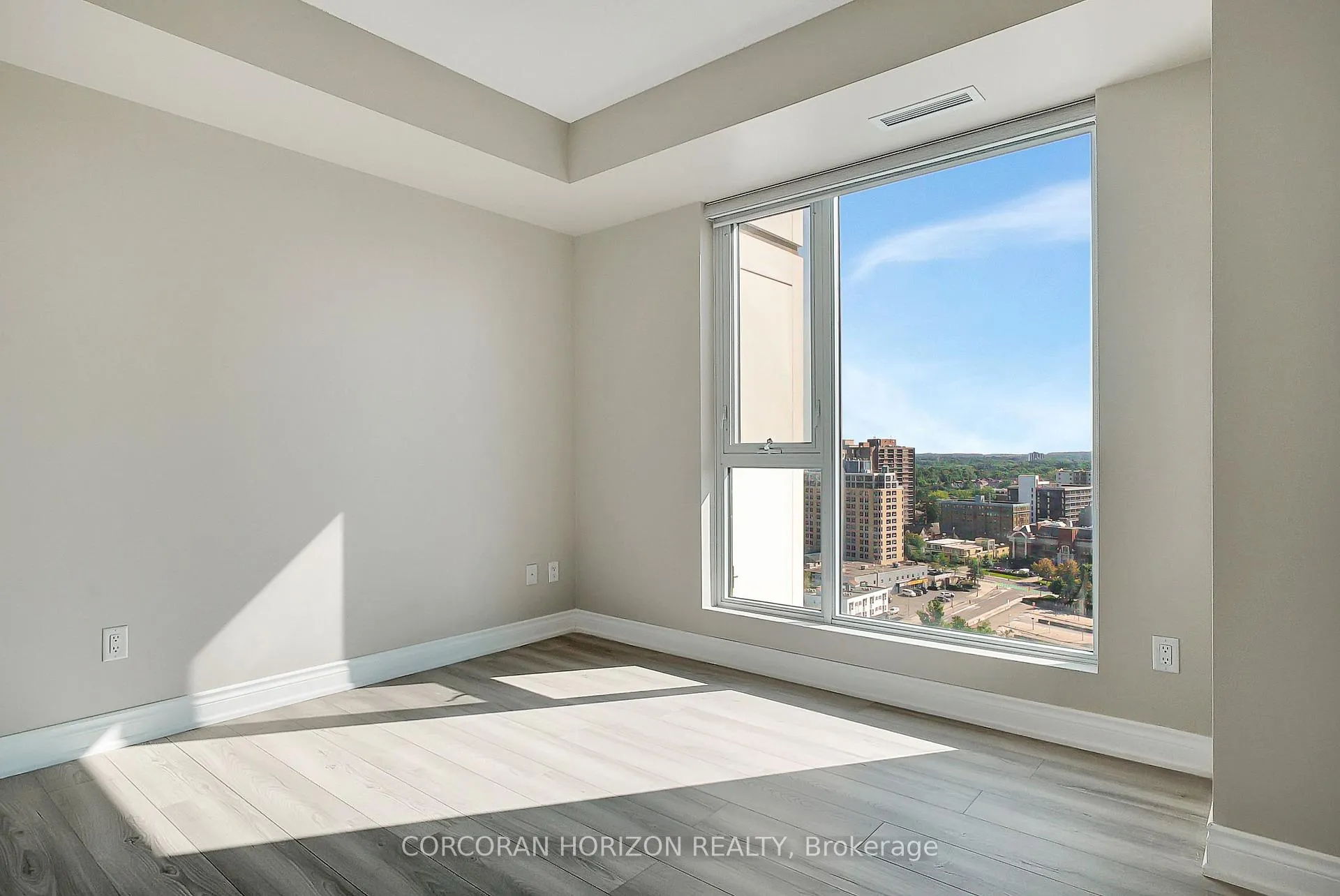 Photo 18 of Unit 1409, 55 Duke Street W, Kitchener — HOMEH