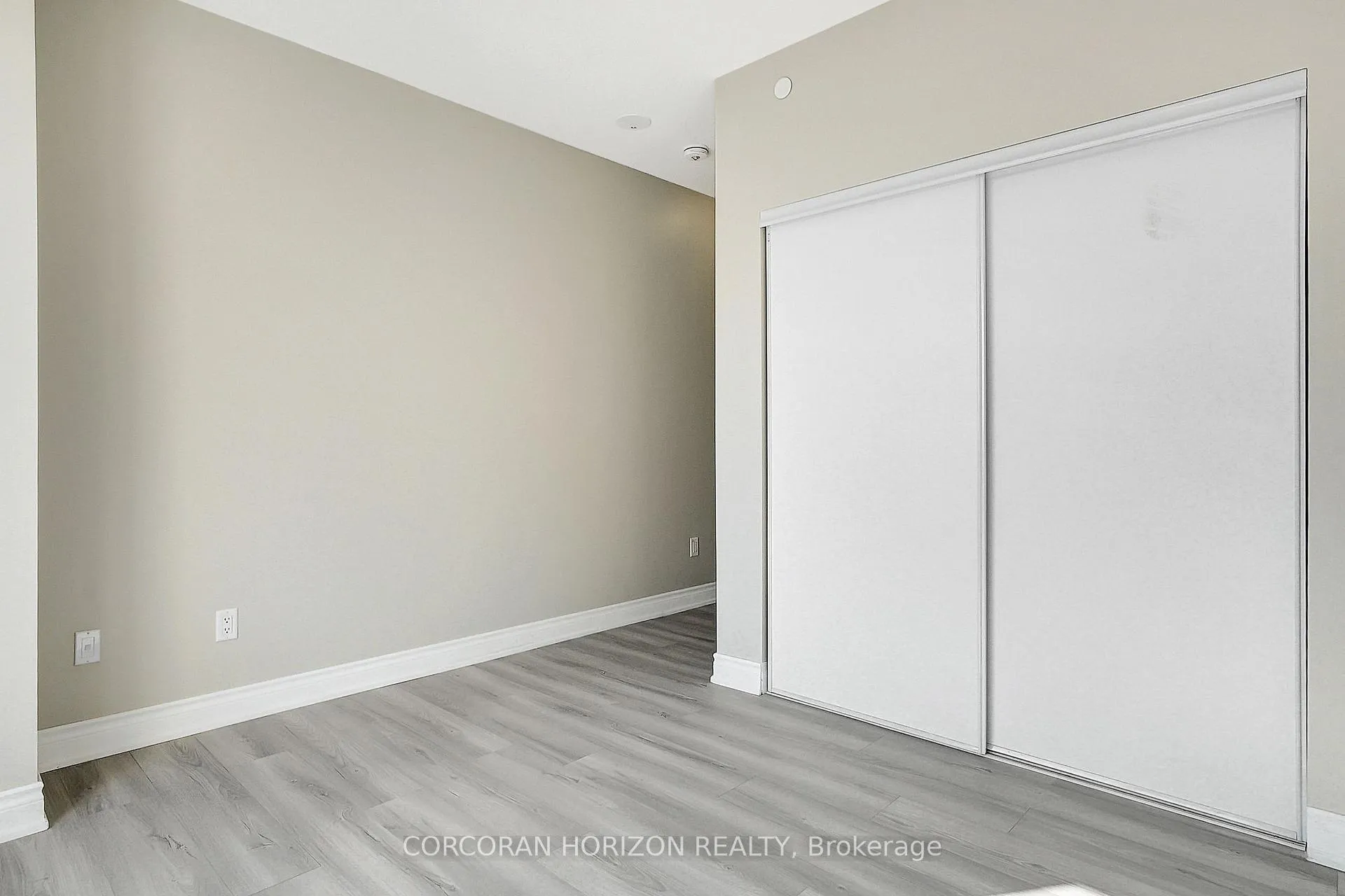 Photo 19 of Unit 1409, 55 Duke Street W, Kitchener — HOMEH