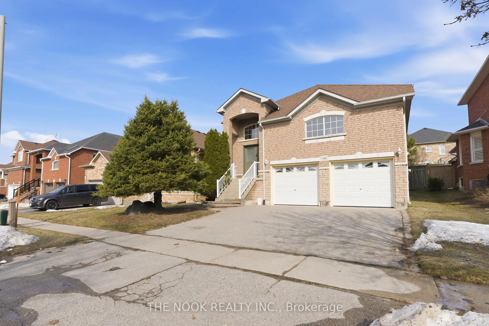 Photo 2 of 1461 Greenvalley Trail, Oshawa, Taunton — HOMEH