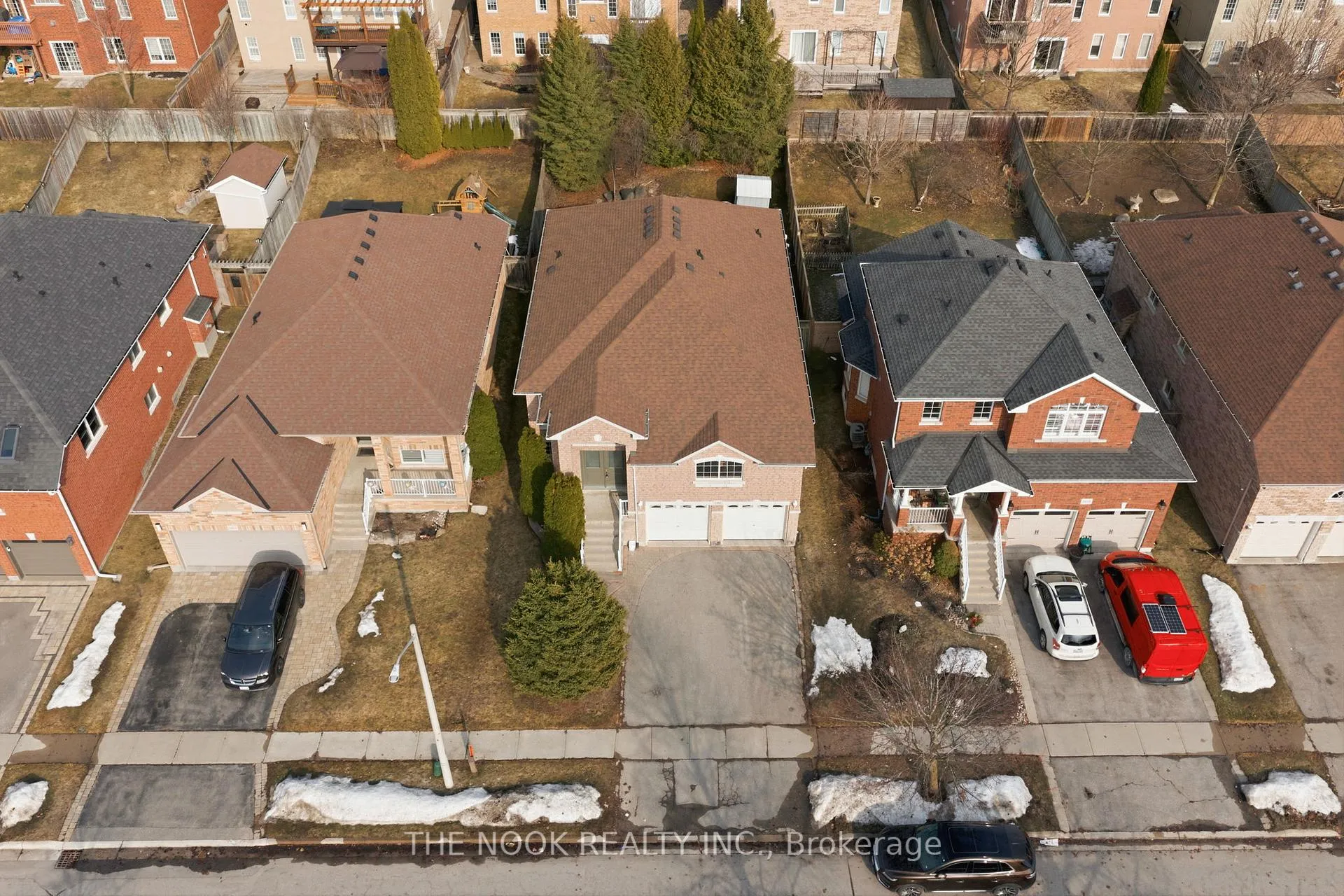 Photo 3 of 1461 Greenvalley Trail, Oshawa, Taunton — HOMEH