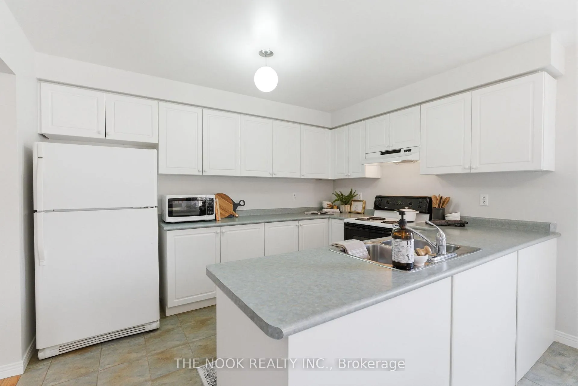 Photo 11 of 1461 Greenvalley Trail, Oshawa, Taunton — HOMEH