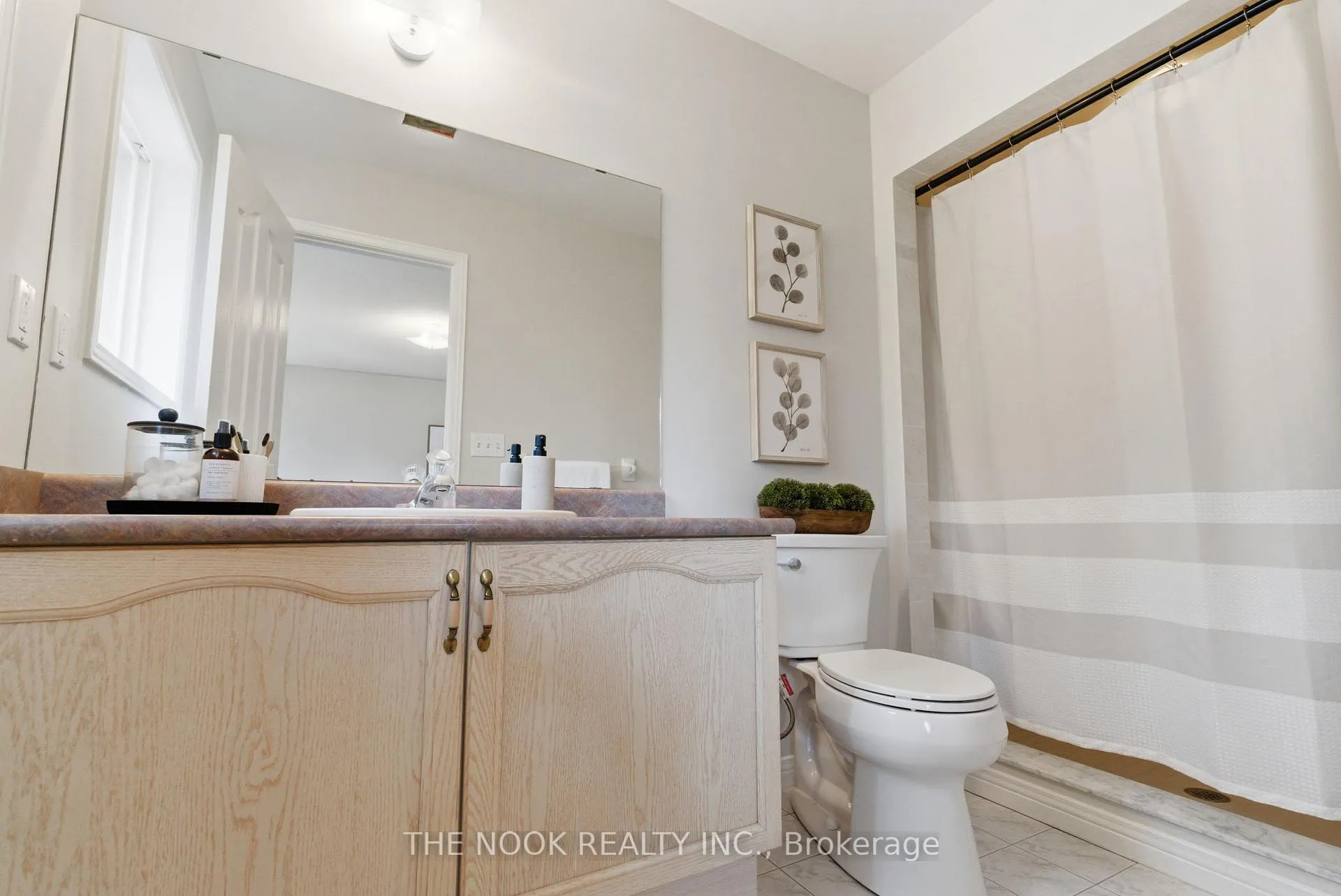 Photo 15 of 1461 Greenvalley Trail, Oshawa, Taunton — HOMEH