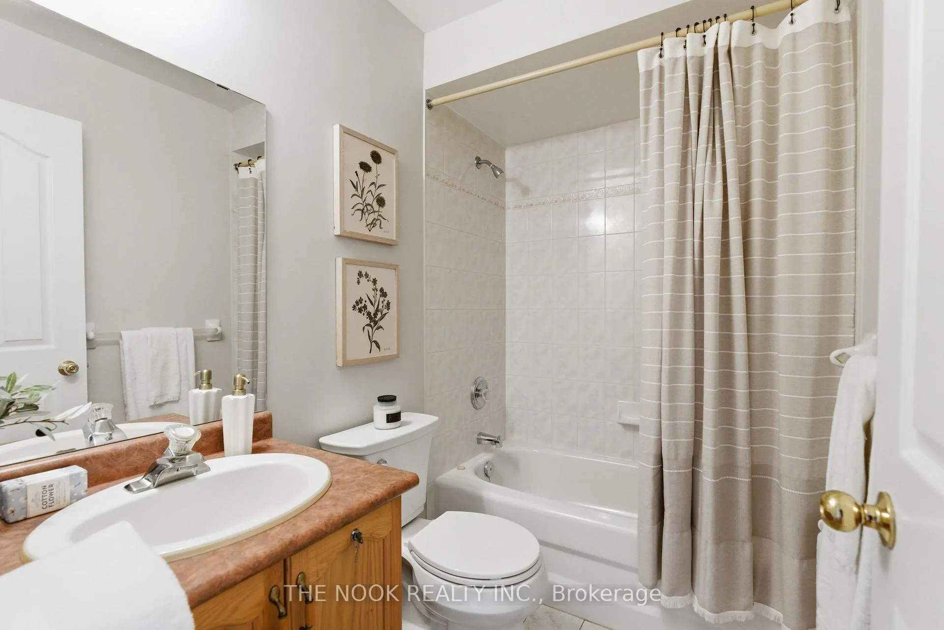 Photo 17 of 1461 Greenvalley Trail, Oshawa, Taunton — HOMEH