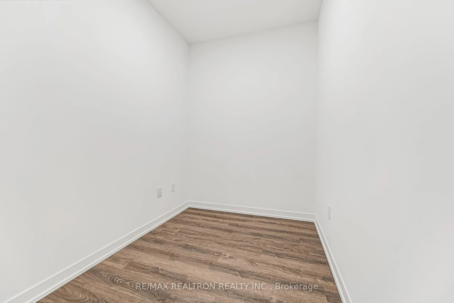 Photo 6 of Unit 5501, 8 Interchange Way, Vaughan, Vaughan Corporate Centre — HOMEH