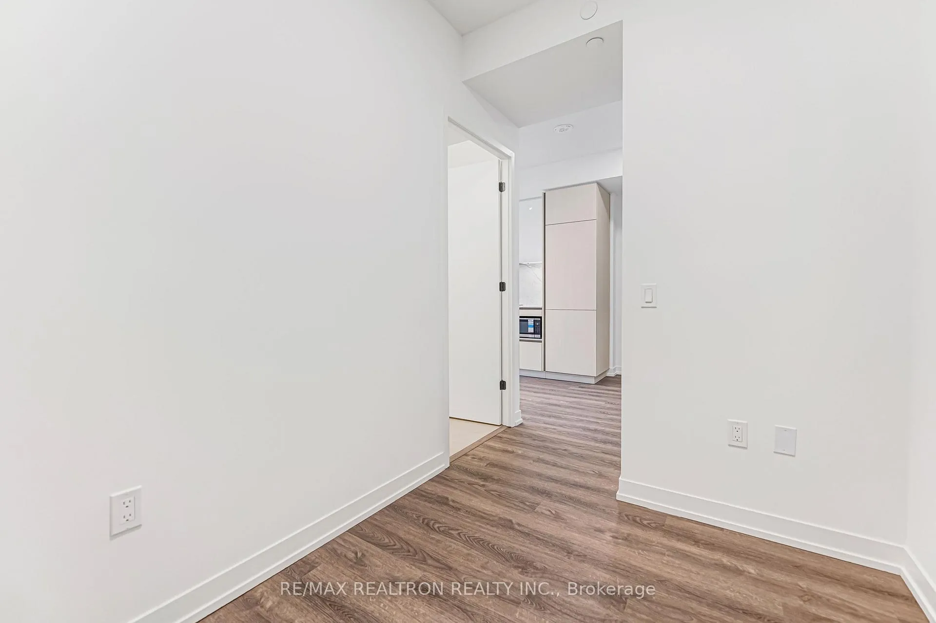 Photo 7 of Unit 5501, 8 Interchange Way, Vaughan, Vaughan Corporate Centre — HOMEH