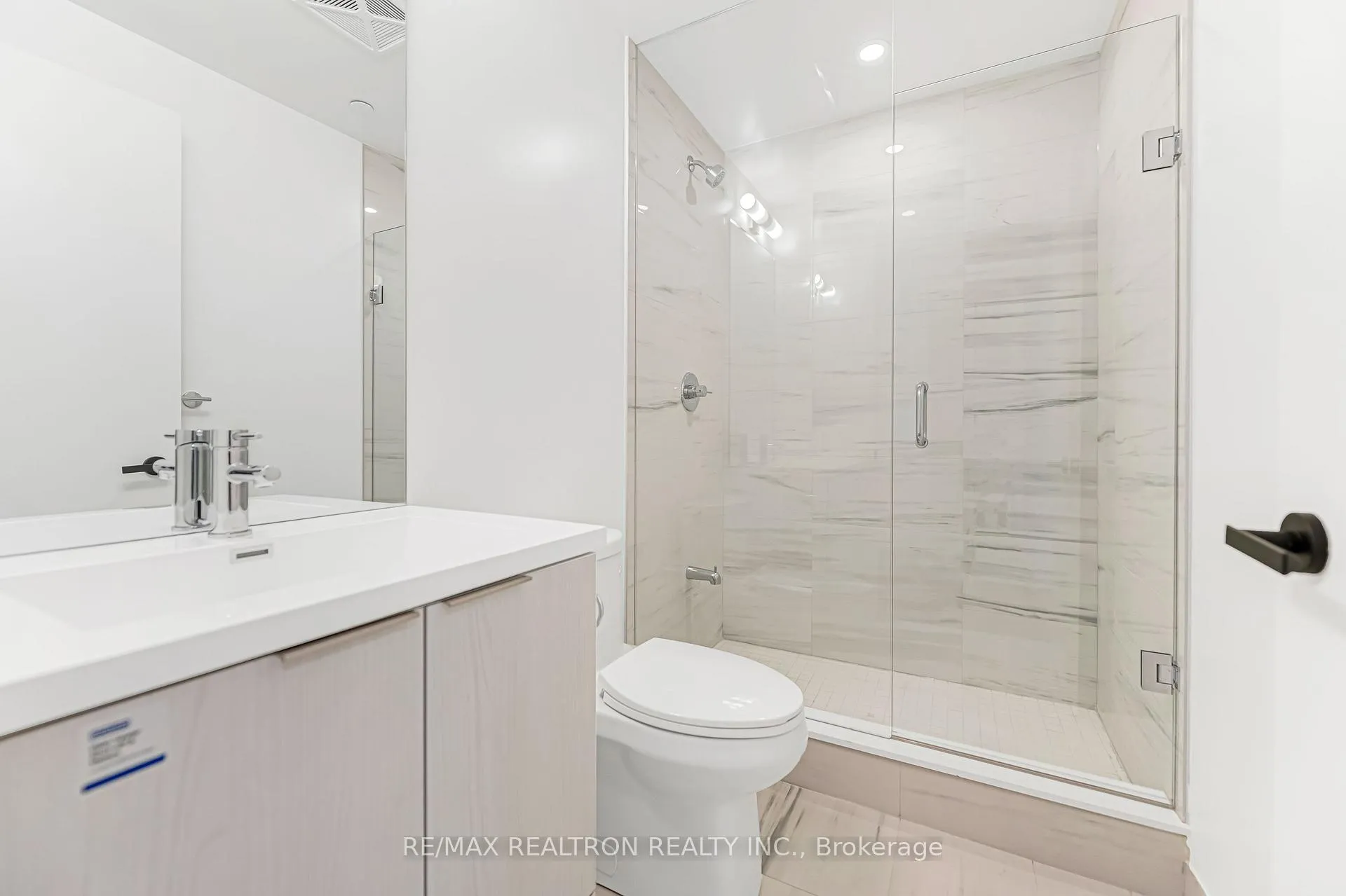 Photo 9 of Unit 5501, 8 Interchange Way, Vaughan, Vaughan Corporate Centre — HOMEH
