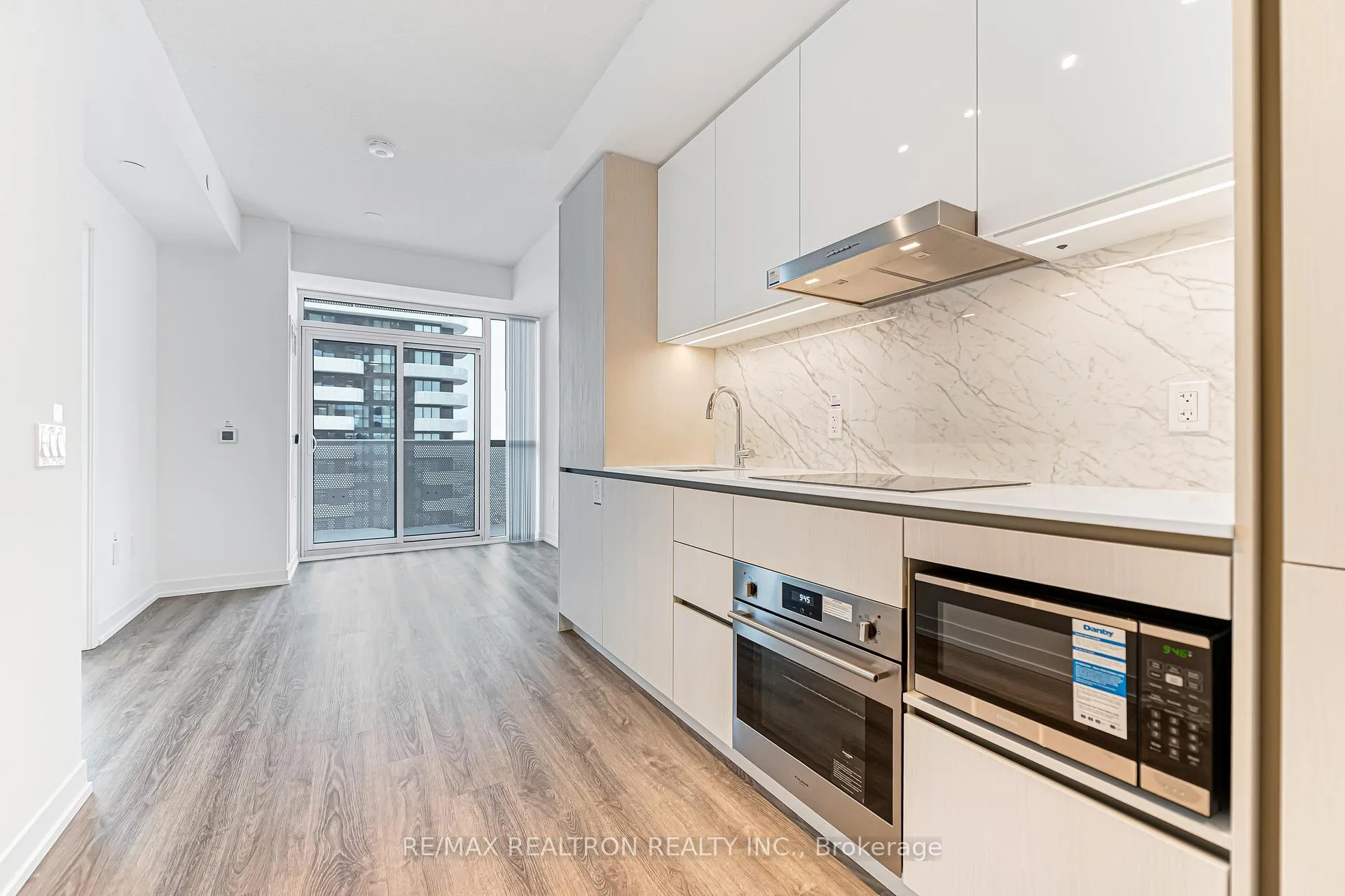 Photo 11 of Unit 5501, 8 Interchange Way, Vaughan, Vaughan Corporate Centre — HOMEH