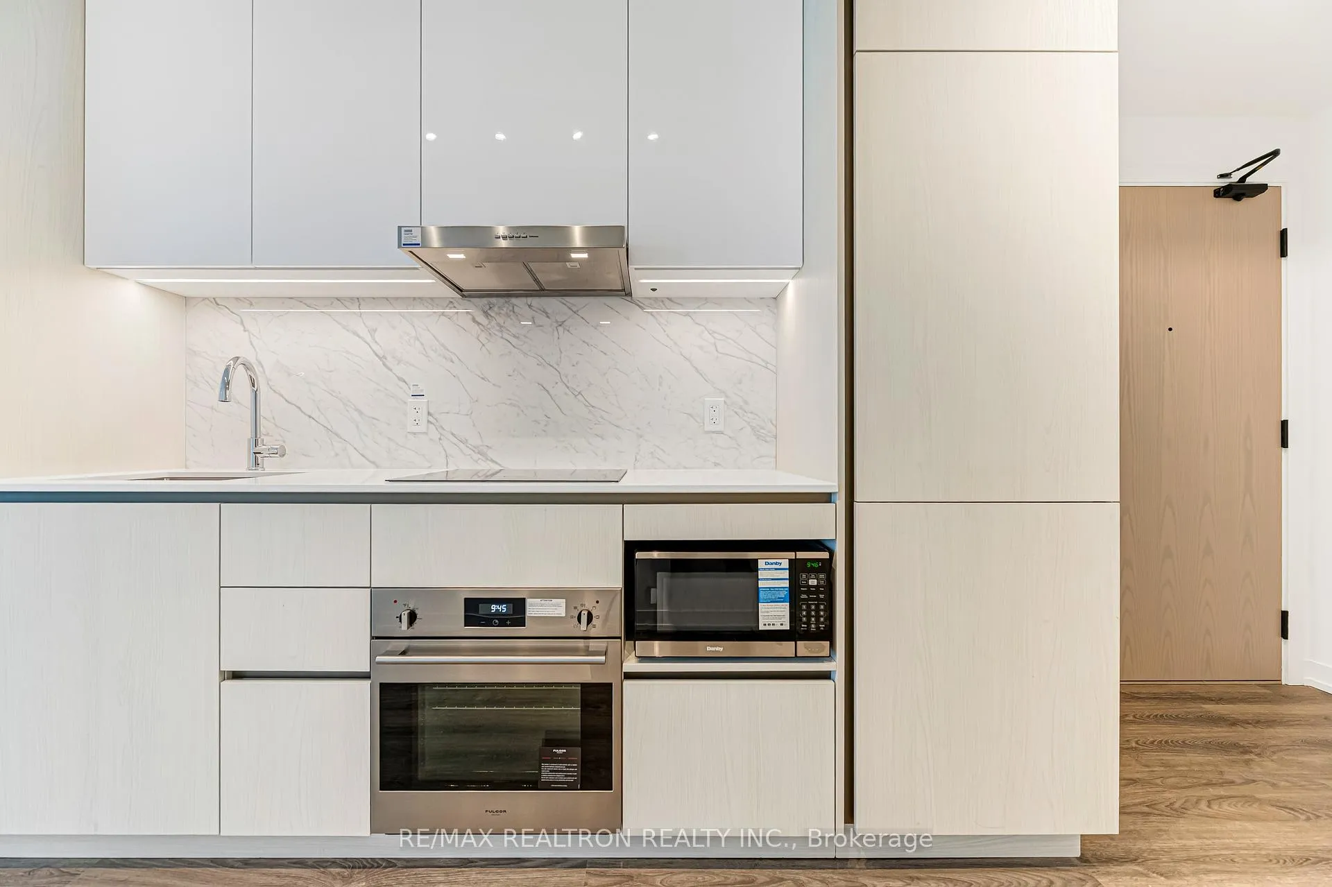 Photo 12 of Unit 5501, 8 Interchange Way, Vaughan, Vaughan Corporate Centre — HOMEH