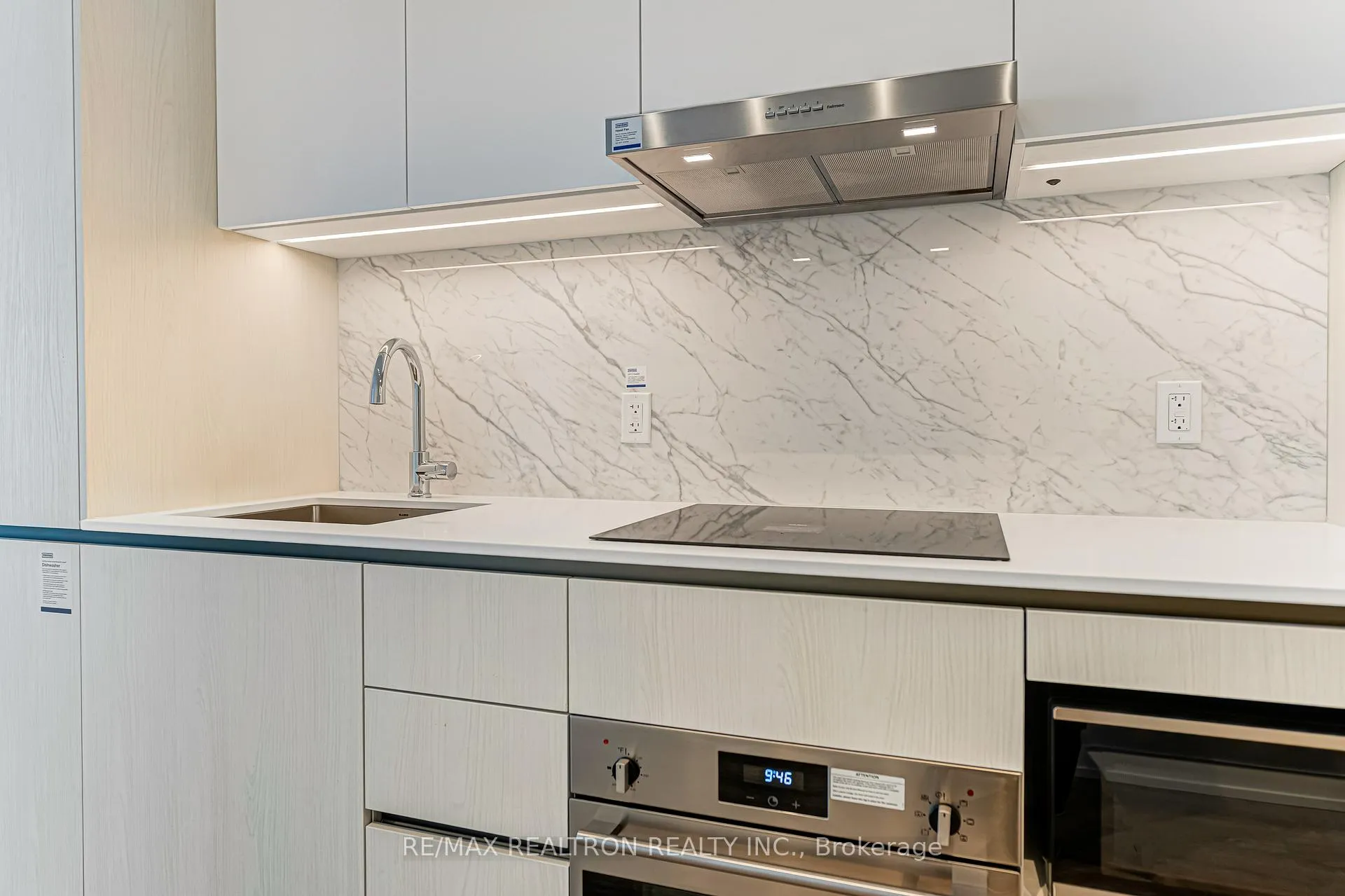 Photo 13 of Unit 5501, 8 Interchange Way, Vaughan, Vaughan Corporate Centre — HOMEH