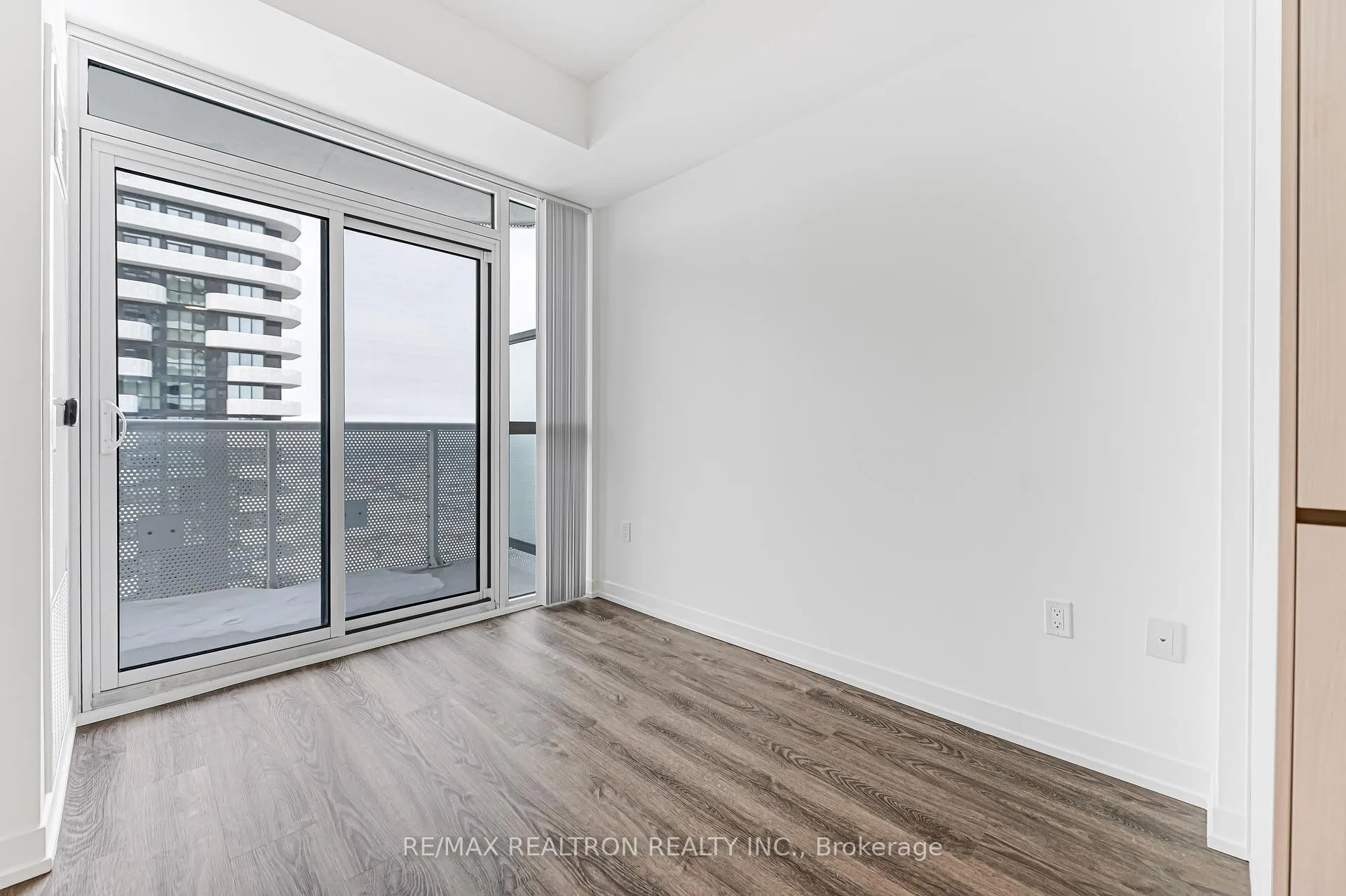 Photo 16 of Unit 5501, 8 Interchange Way, Vaughan, Vaughan Corporate Centre — HOMEH