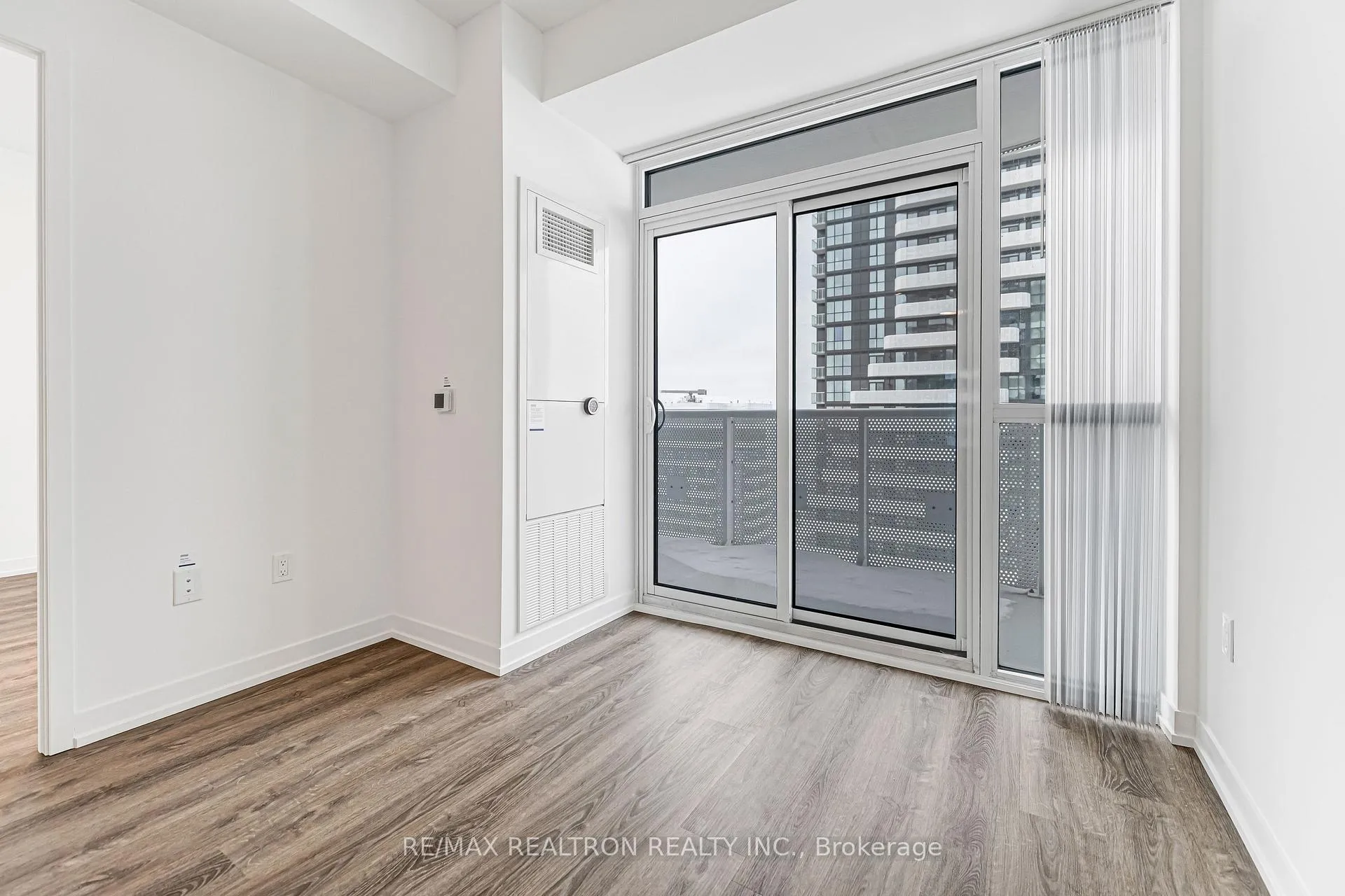 Photo 17 of Unit 5501, 8 Interchange Way, Vaughan, Vaughan Corporate Centre — HOMEH
