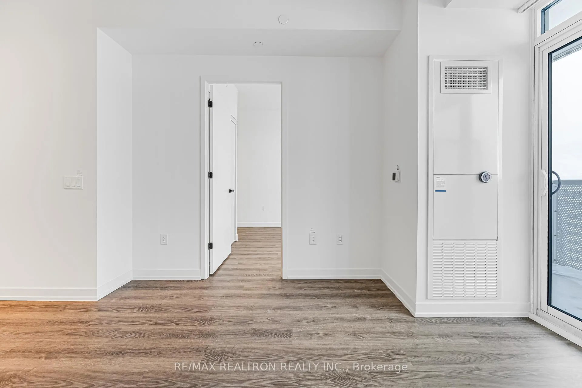 Photo 18 of Unit 5501, 8 Interchange Way, Vaughan, Vaughan Corporate Centre — HOMEH