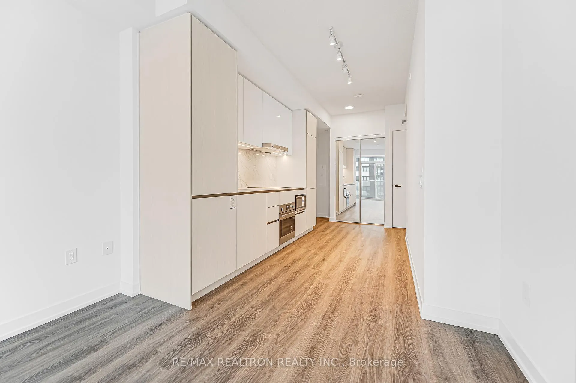 Photo 20 of Unit 5501, 8 Interchange Way, Vaughan, Vaughan Corporate Centre — HOMEH