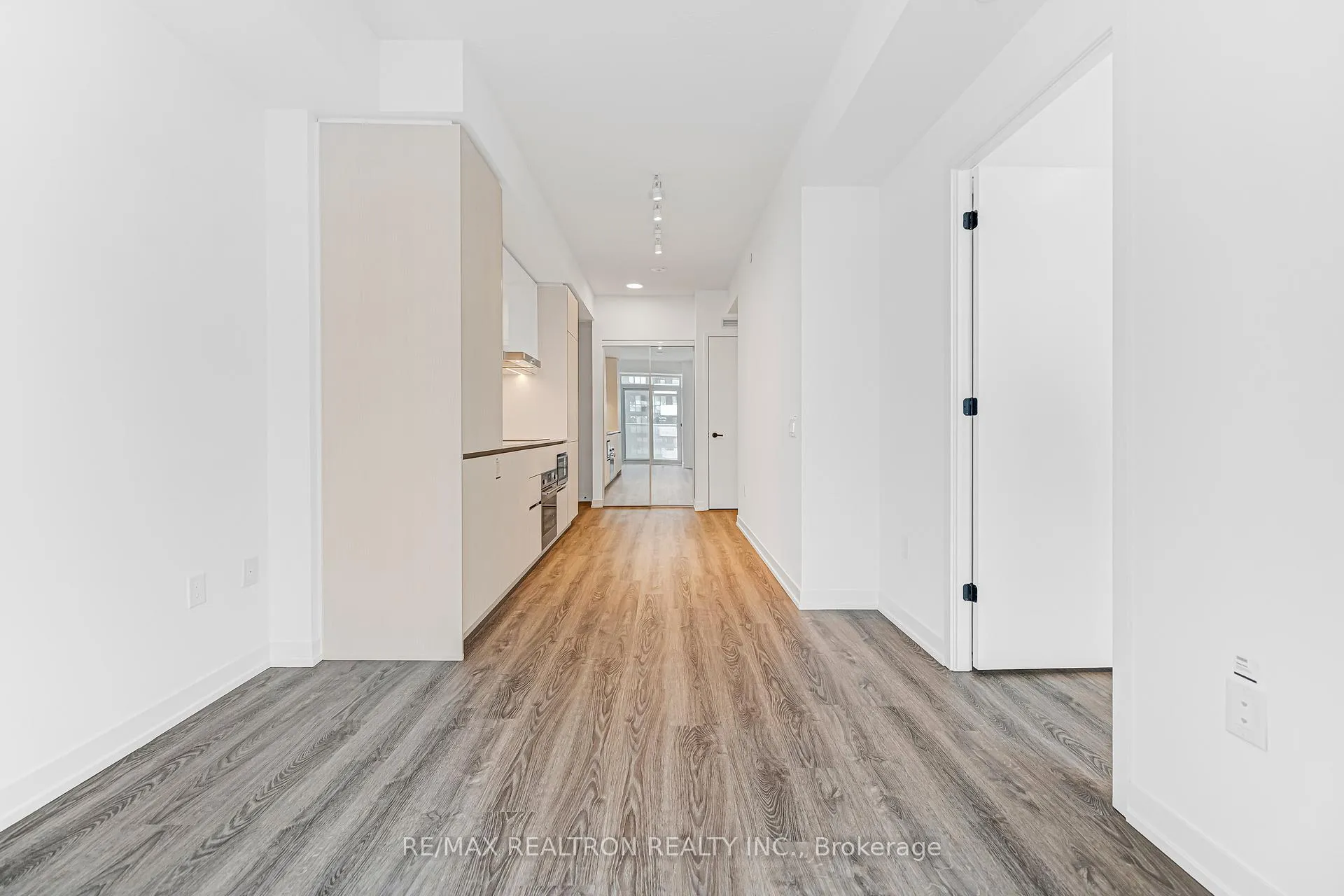Photo 21 of Unit 5501, 8 Interchange Way, Vaughan, Vaughan Corporate Centre — HOMEH