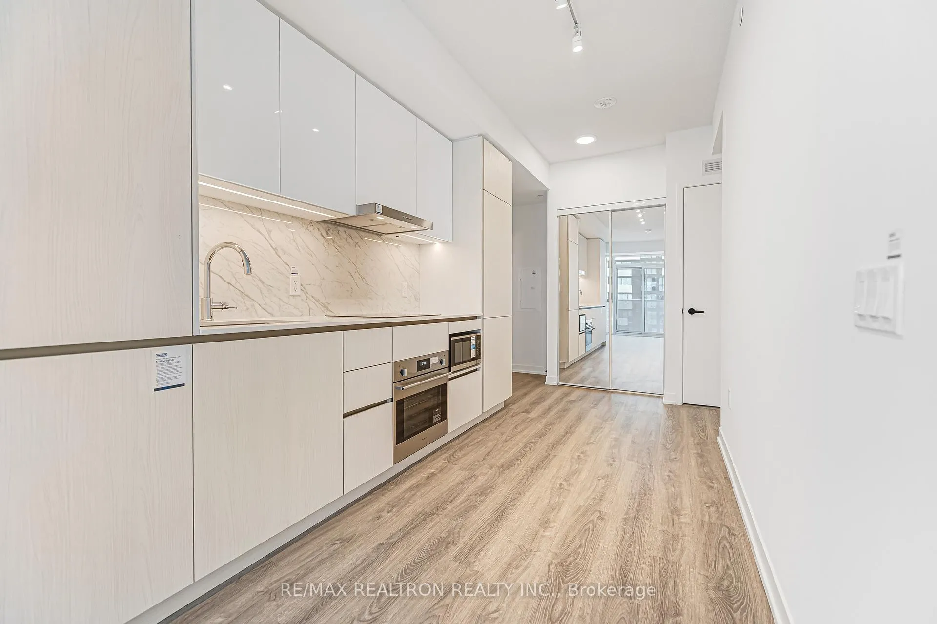 Photo 22 of Unit 5501, 8 Interchange Way, Vaughan, Vaughan Corporate Centre — HOMEH