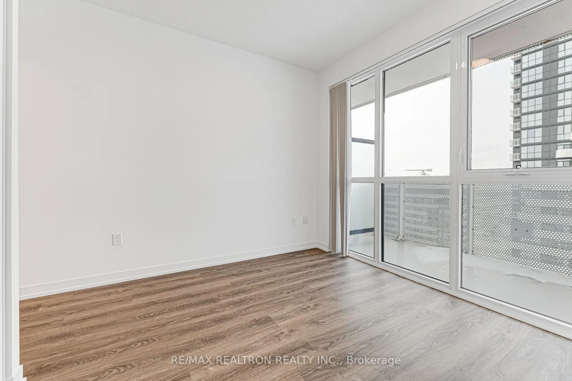 Photo 25 of Unit 5501, 8 Interchange Way, Vaughan, Vaughan Corporate Centre — HOMEH