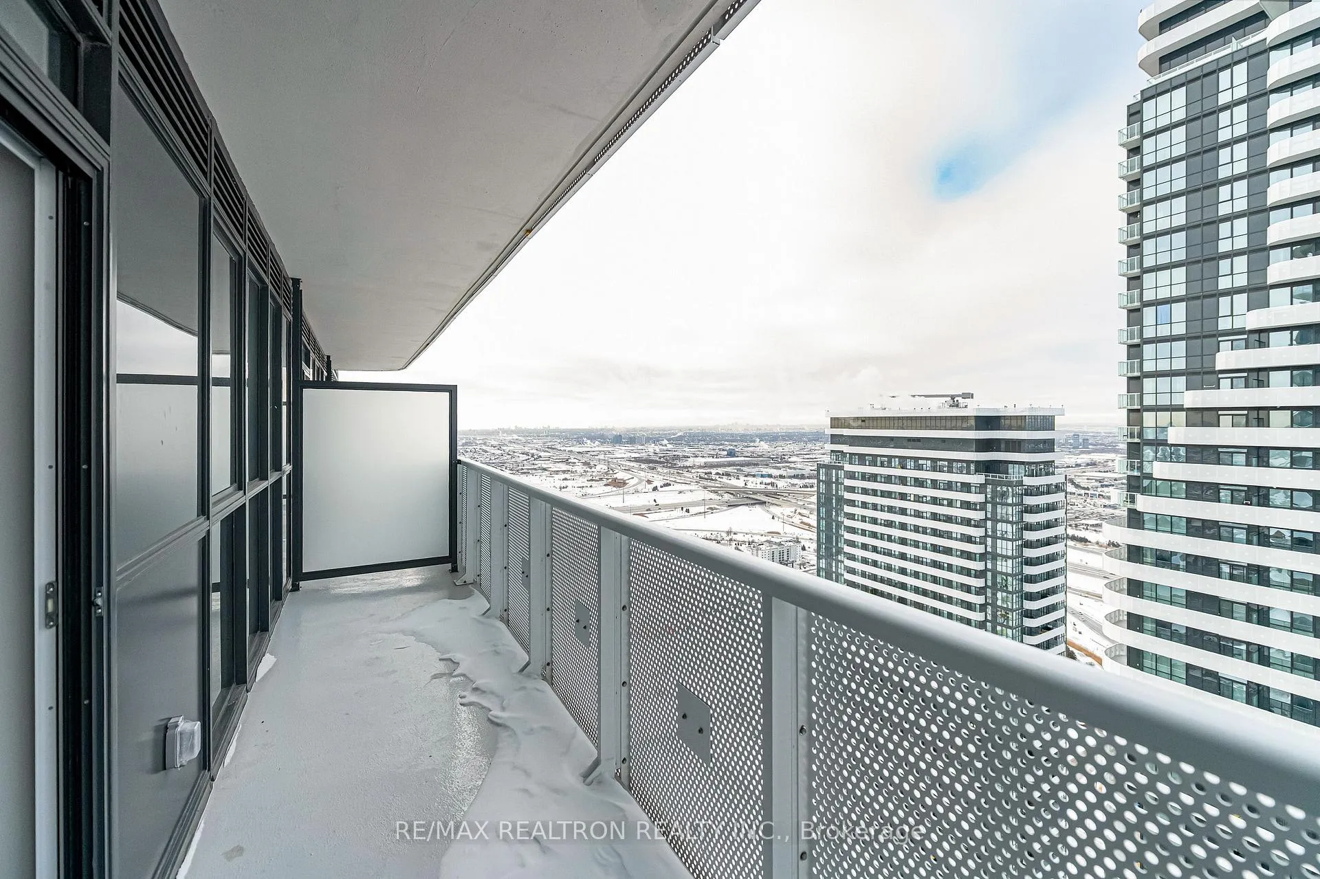 Photo 31 of Unit 5501, 8 Interchange Way, Vaughan, Vaughan Corporate Centre — HOMEH