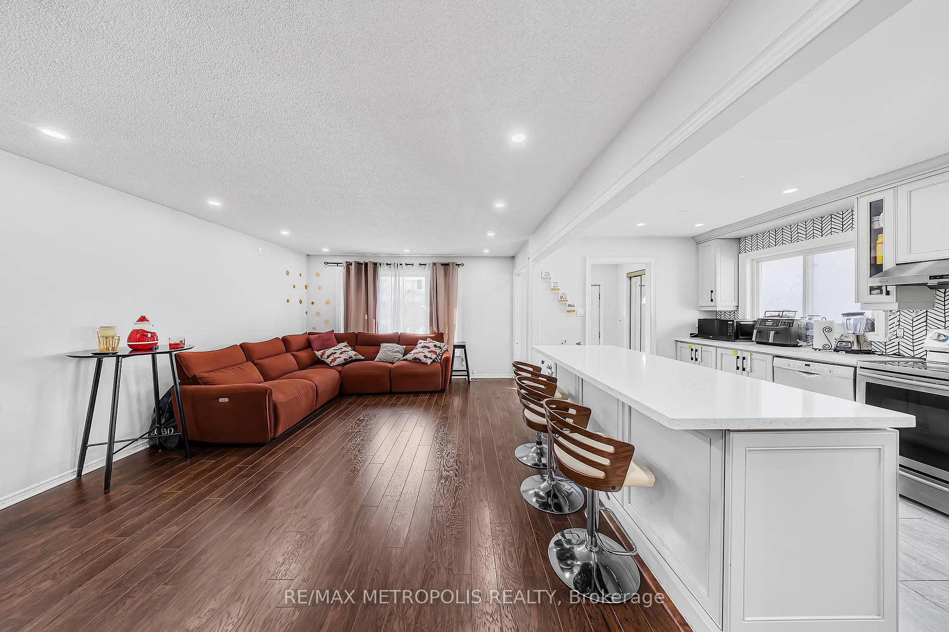 Photo 9 of Unit MAIN, 897 Liverpool Road, Pickering, Bay Ridges — HOMEH