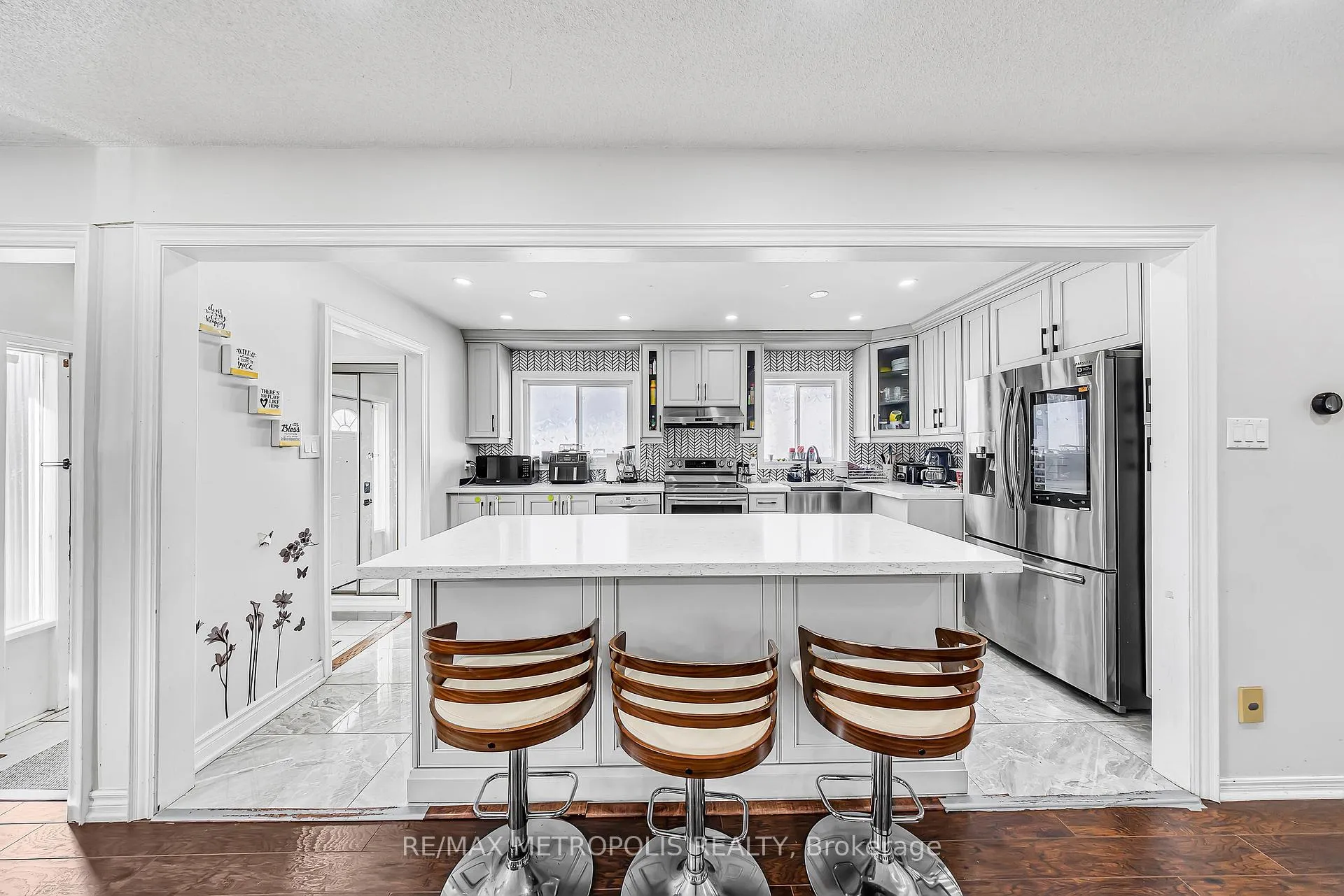 Photo 11 of Unit MAIN, 897 Liverpool Road, Pickering, Bay Ridges — HOMEH