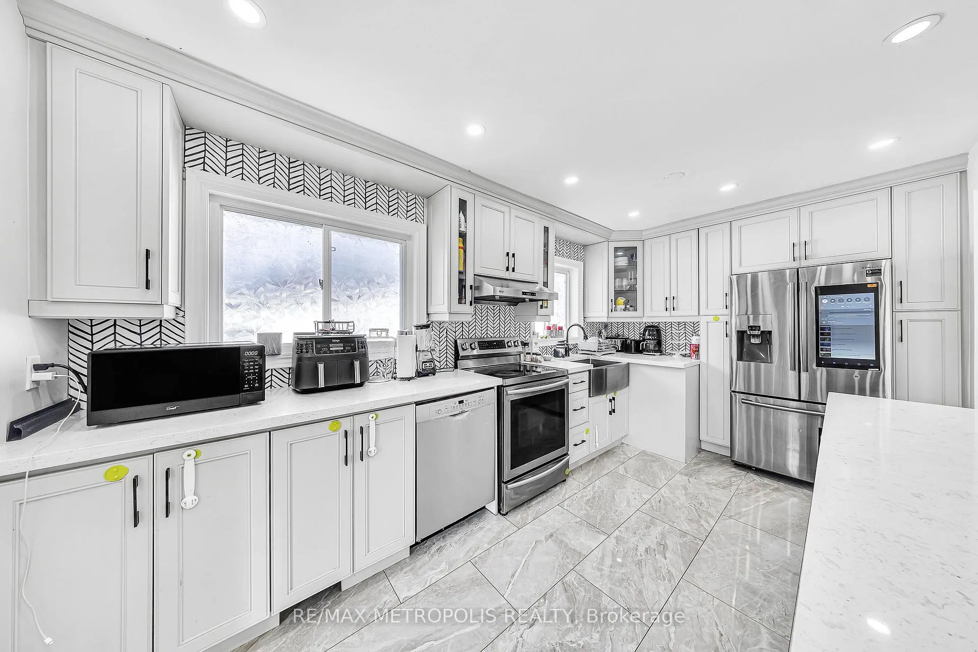 Photo 12 of Unit MAIN, 897 Liverpool Road, Pickering, Bay Ridges — HOMEH