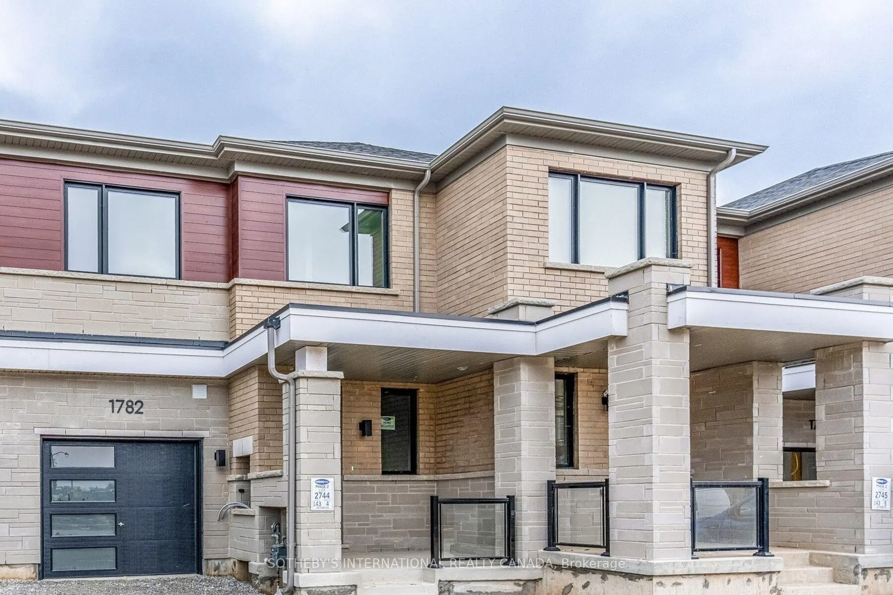 Front of 1782 Thames Circle