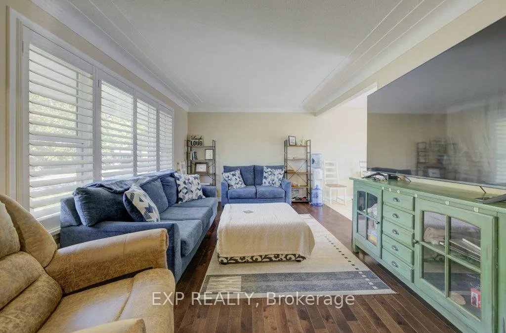 Photo 3 of 8568 Champlain Drive, Niagara Falls, Chippawa — HOMEH