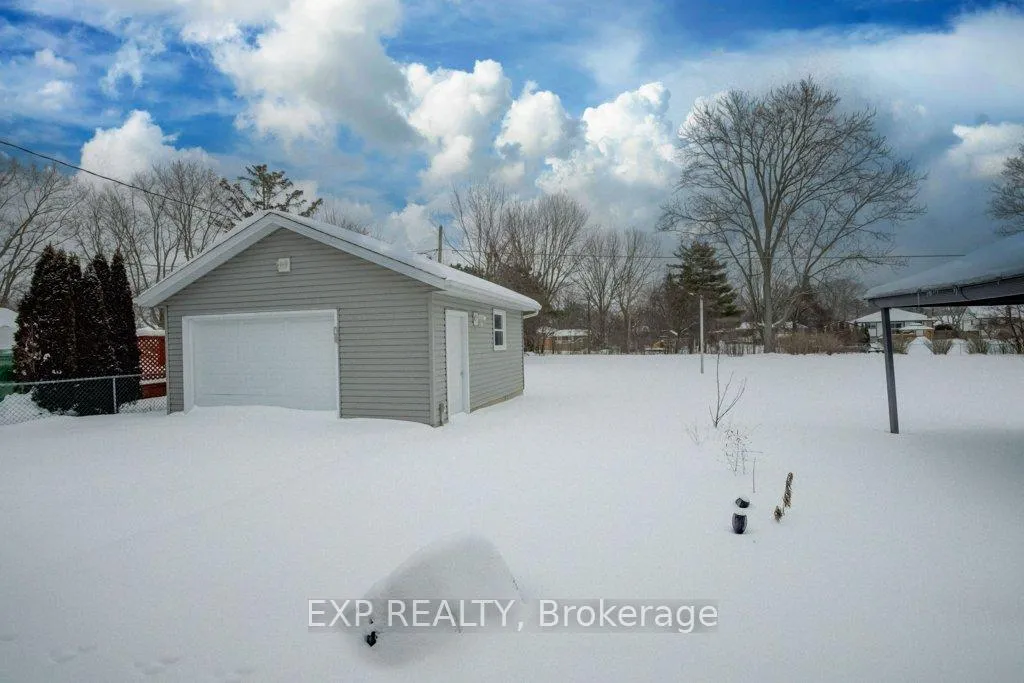 Photo 16 of 8568 Champlain Drive, Niagara Falls, Chippawa — HOMEH