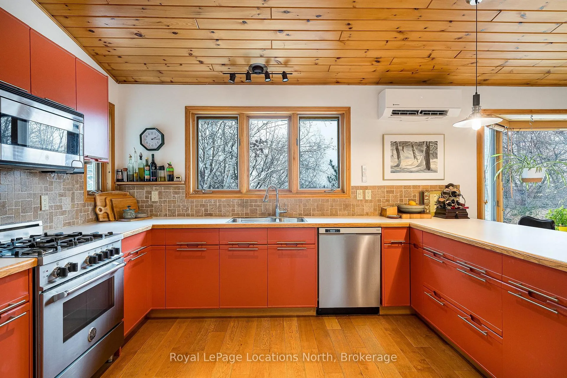 Photo 19 of 26 Oslerview Drive, Clearview, Rural Clearview — HOMEH