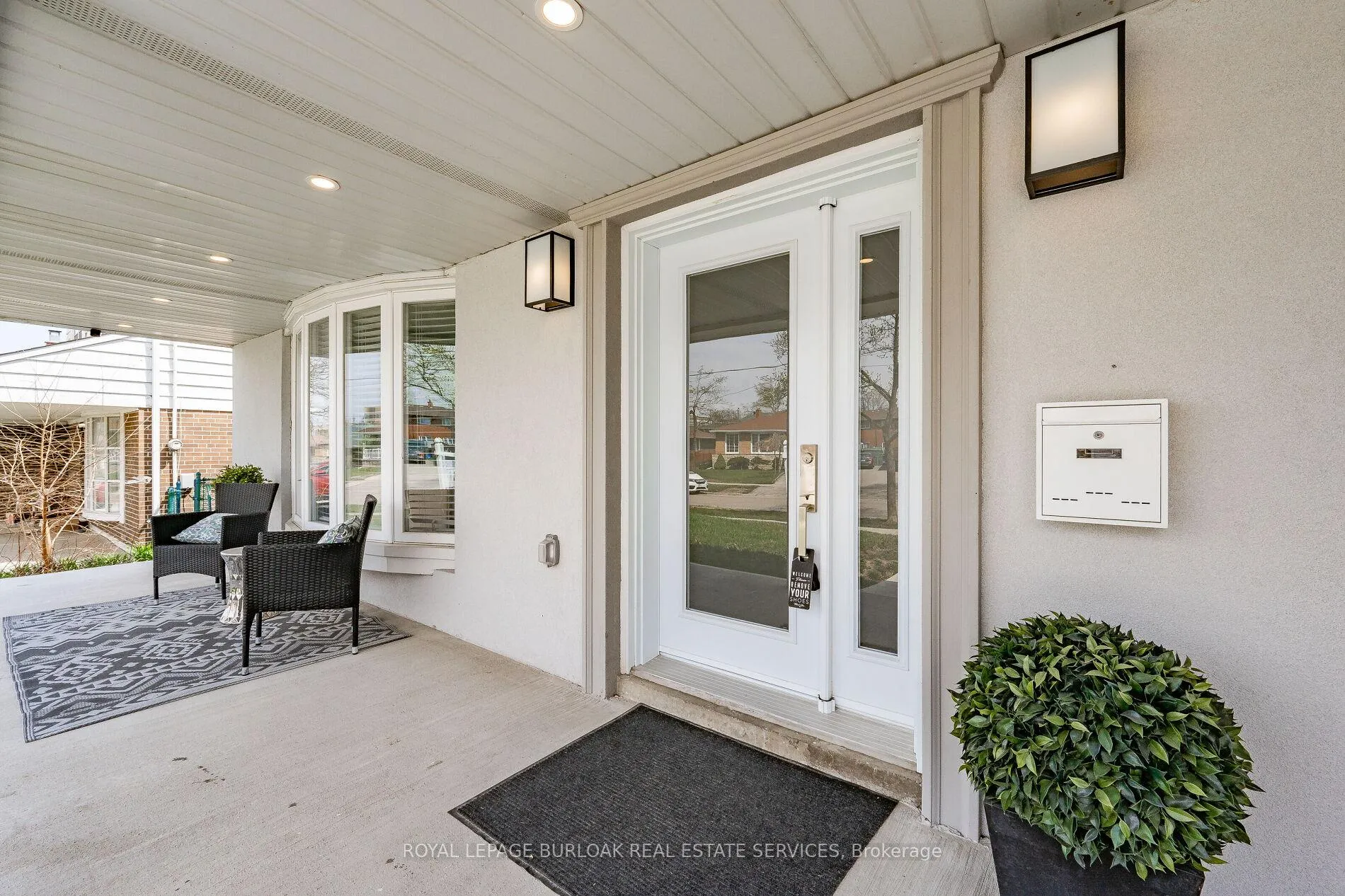 Photo 3 of 83 Shendale Drive, Etobicoke, Elms-Old Rexdale — HOMEH