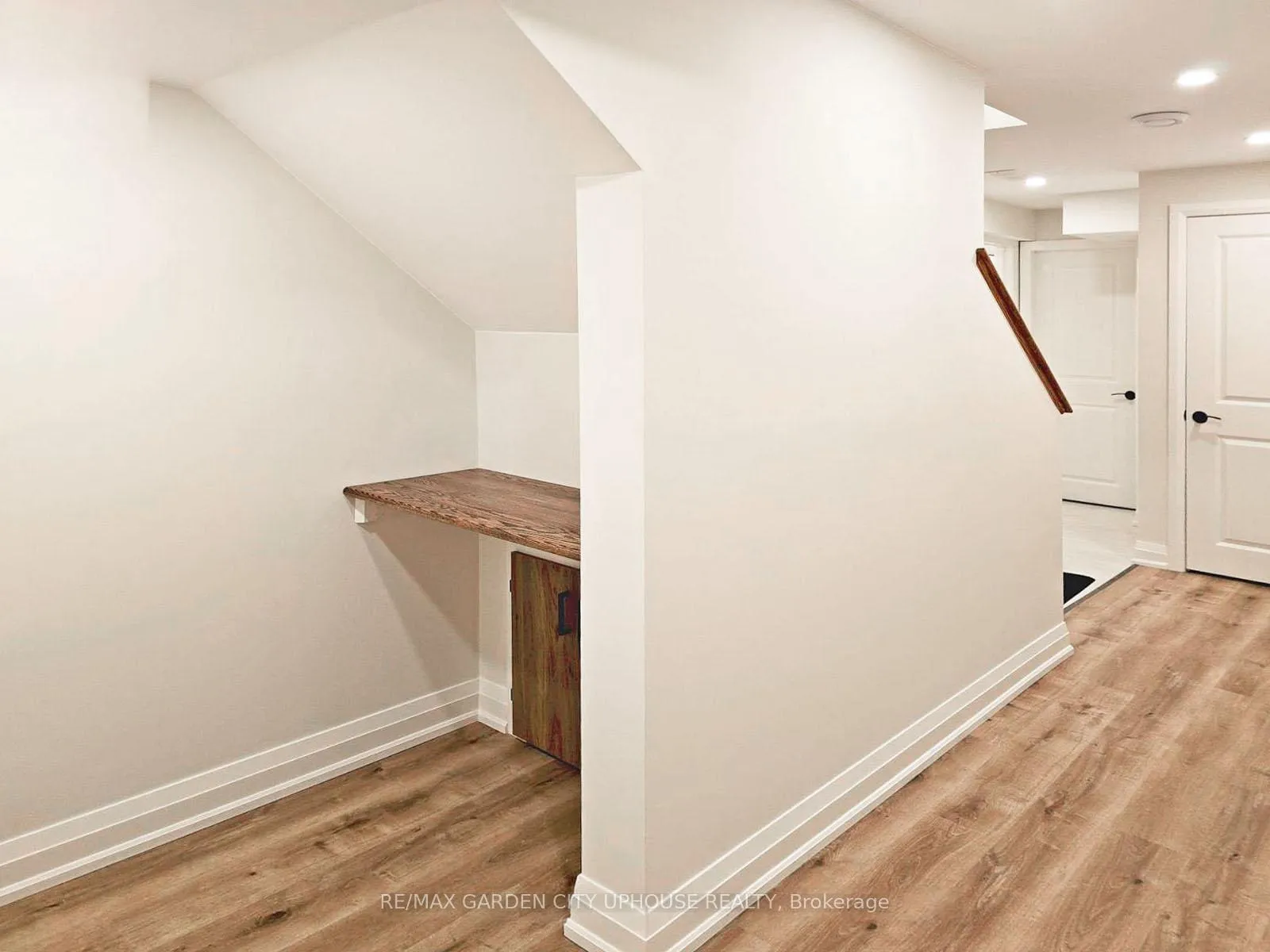 Photo 6 of Unit LOWER, 11 Manhattan Court, St. Catharines, Haig — HOMEH