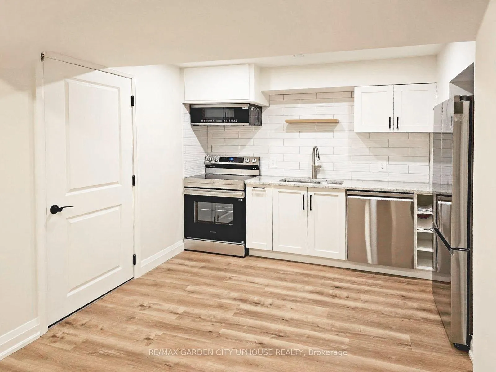 Photo 9 of Unit LOWER, 11 Manhattan Court, St. Catharines, Haig — HOMEH