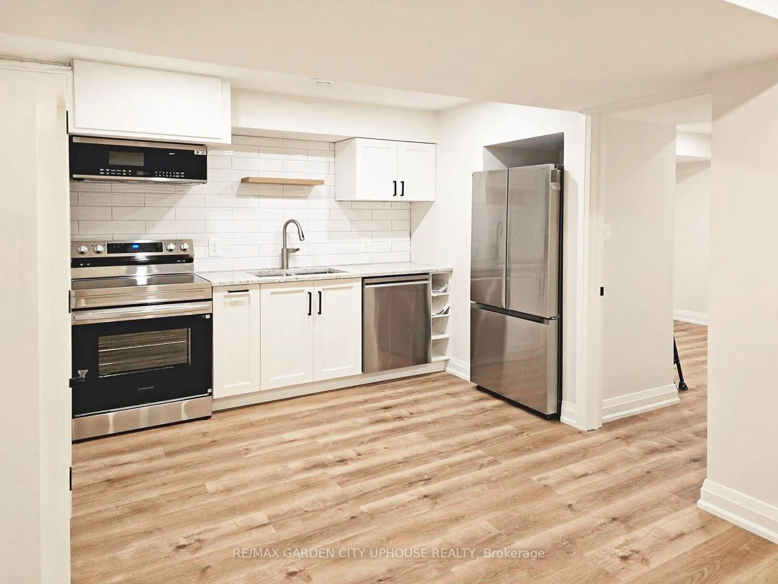 Photo 10 of Unit LOWER, 11 Manhattan Court, St. Catharines, Haig — HOMEH
