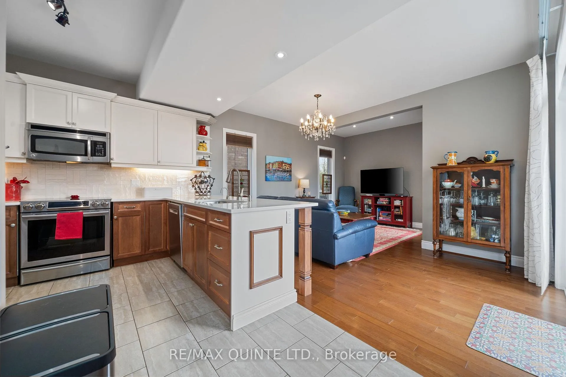 Photo 13 of 10 Meagher Place, Belleville, Belleville Ward — HOMEH
