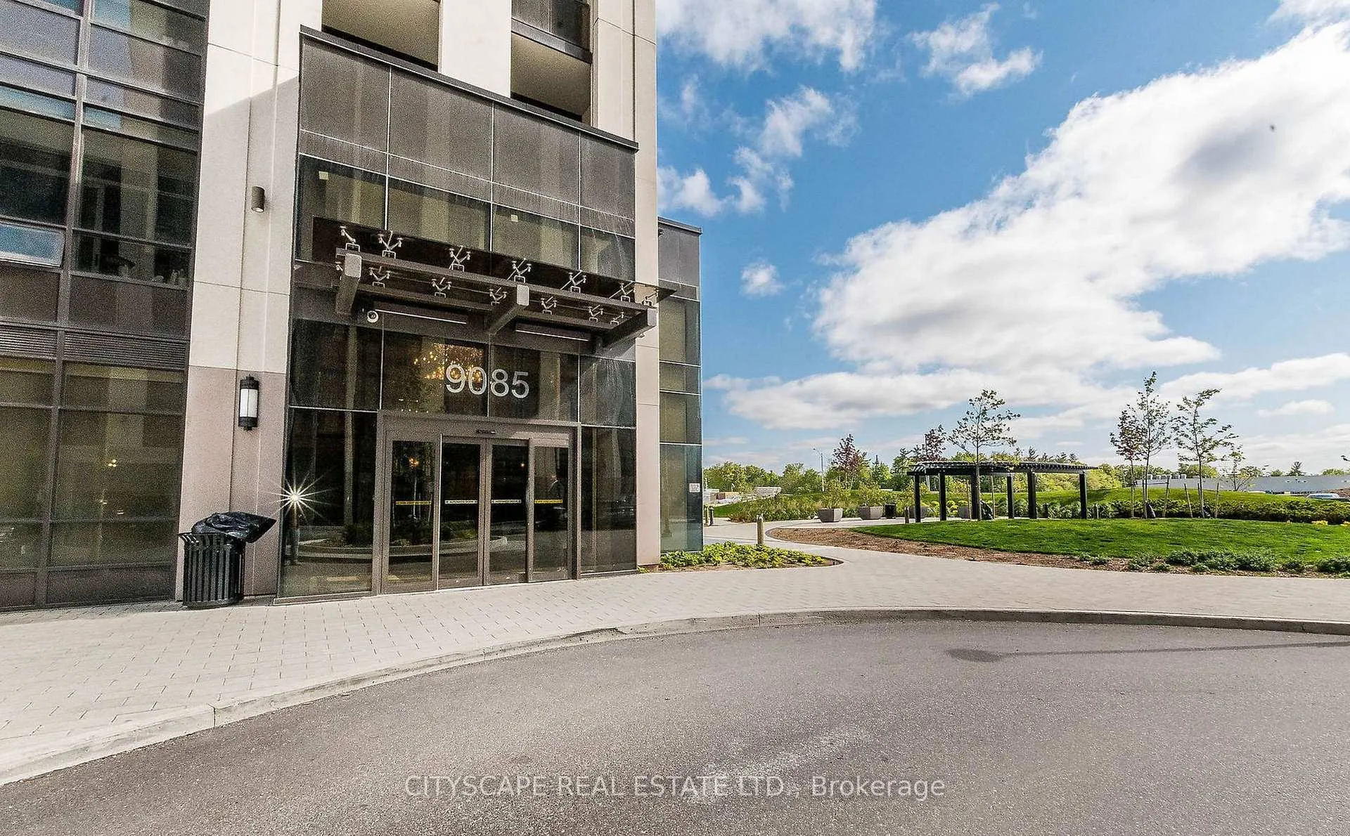 Photo 3 of Unit 320, 9085 Jane Street, Vaughan, Concord — HOMEH