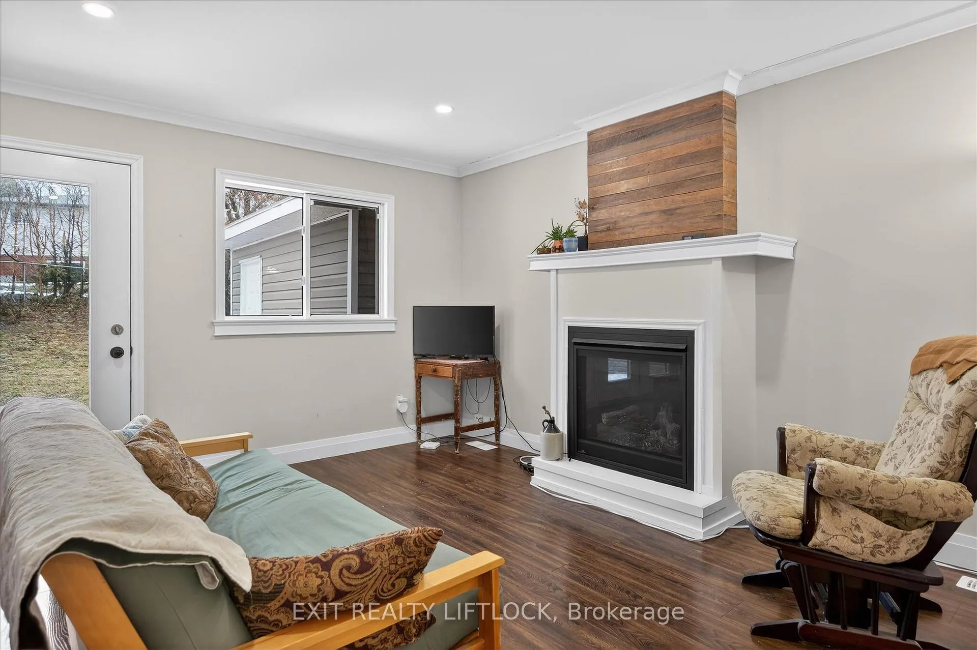 Photo 8 of 1344 Tudor Crescent, Peterborough, Ashburnham Ward 4 — HOMEH