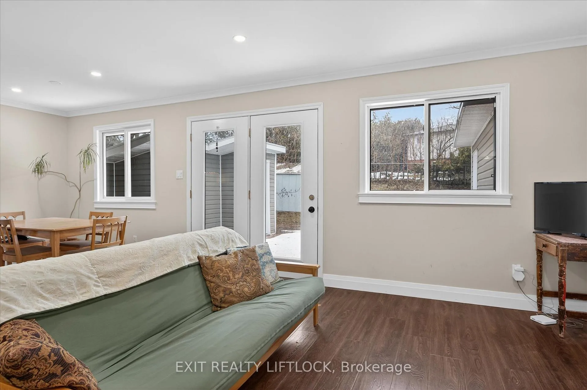 Photo 9 of 1344 Tudor Crescent, Peterborough, Ashburnham Ward 4 — HOMEH