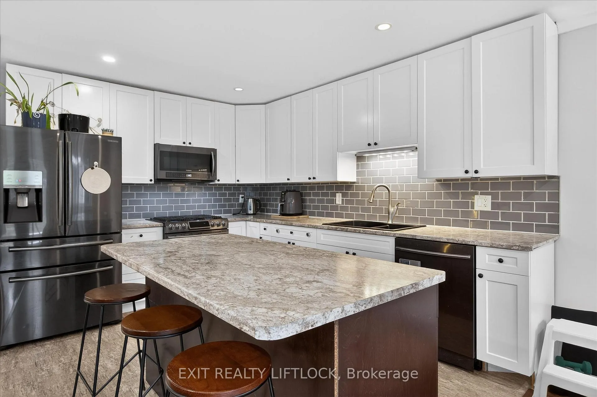 Photo 16 of 1344 Tudor Crescent, Peterborough, Ashburnham Ward 4 — HOMEH