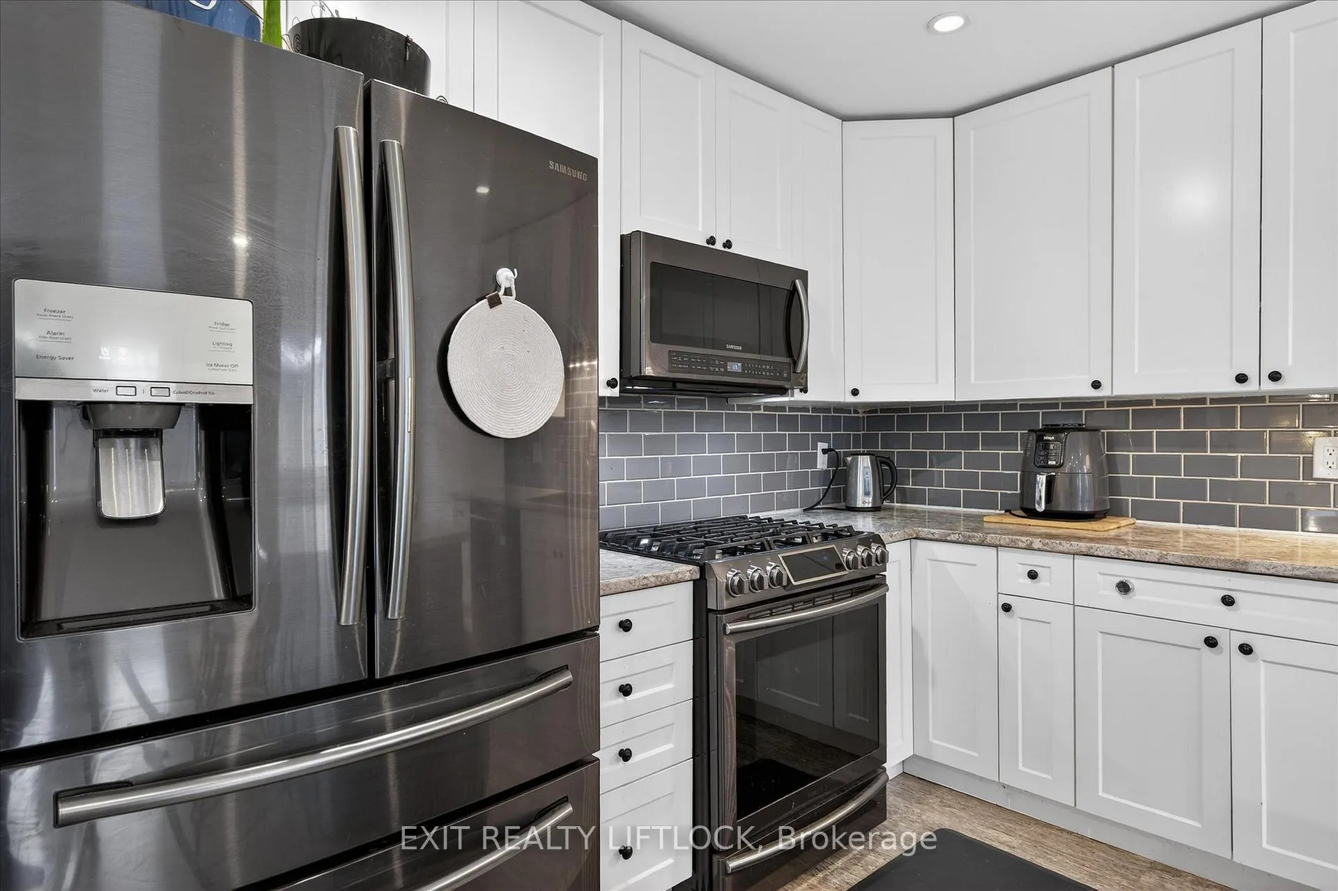 Photo 20 of 1344 Tudor Crescent, Peterborough, Ashburnham Ward 4 — HOMEH