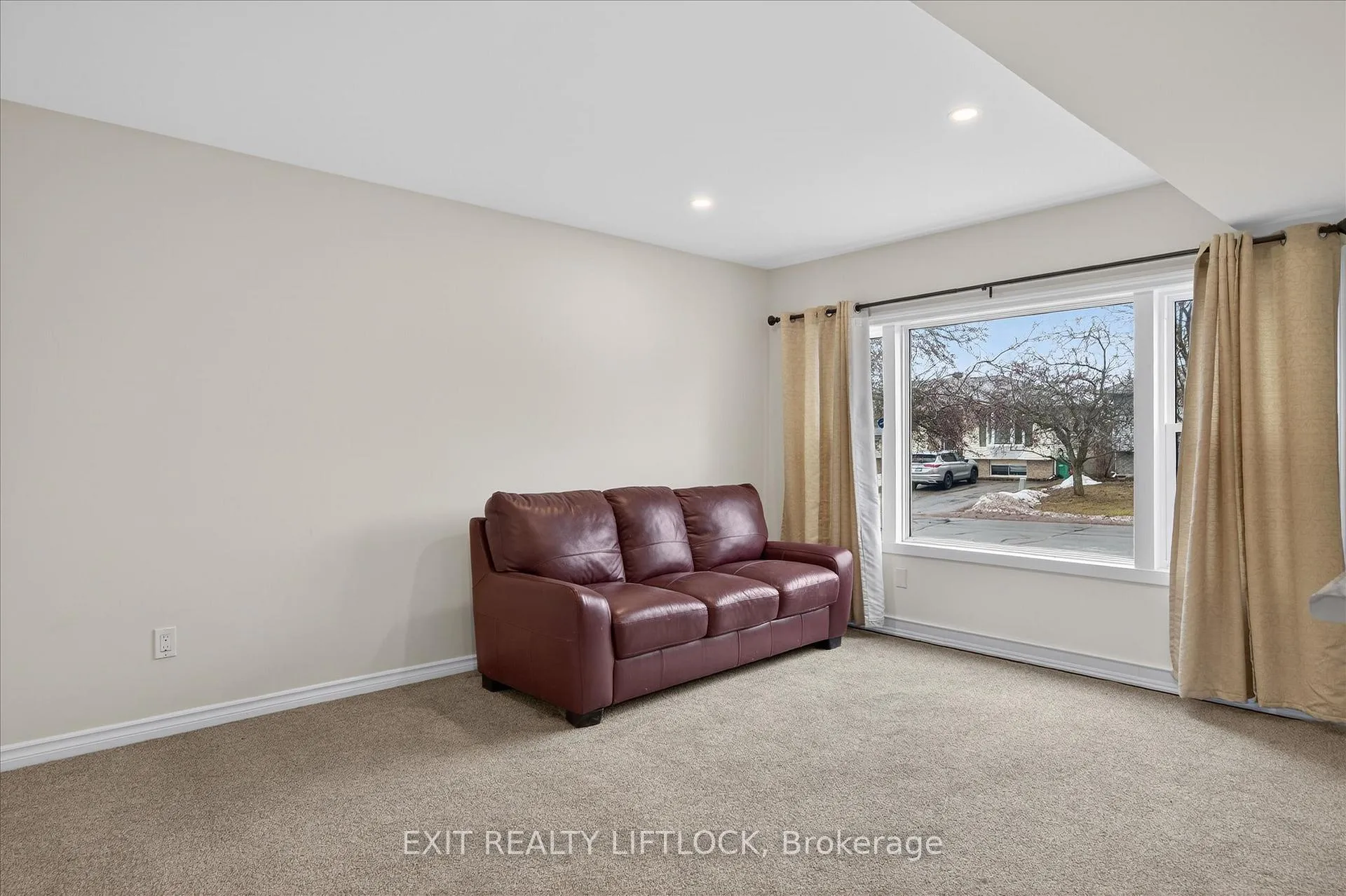 Photo 33 of 1344 Tudor Crescent, Peterborough, Ashburnham Ward 4 — HOMEH