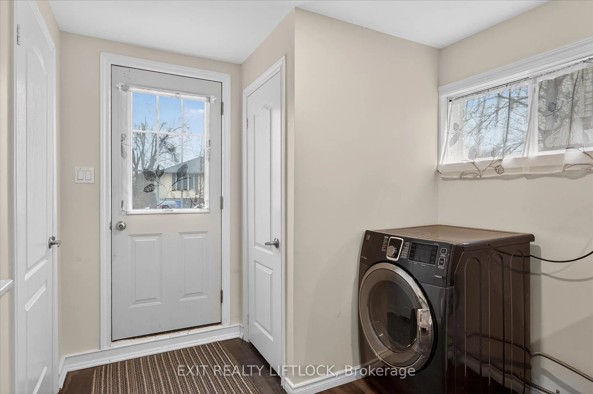 Photo 37 of 1344 Tudor Crescent, Peterborough, Ashburnham Ward 4 — HOMEH