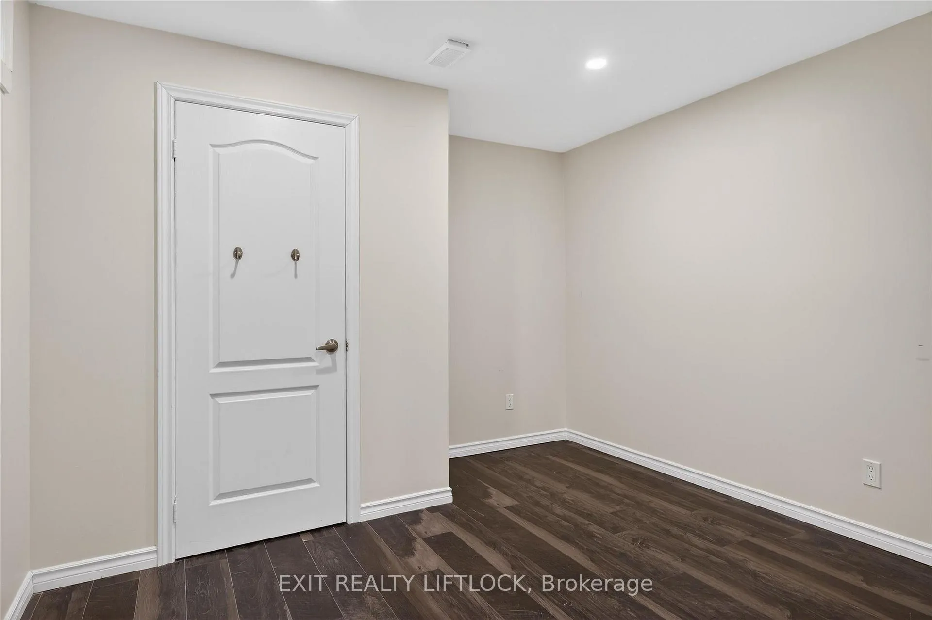 Photo 41 of 1344 Tudor Crescent, Peterborough, Ashburnham Ward 4 — HOMEH