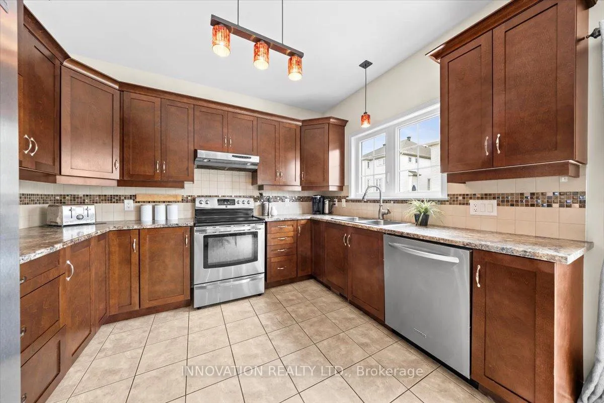 Photo 7 of 175 Chenoa Way, Ottawa, Barrhaven - Stonebridge — HOMEH