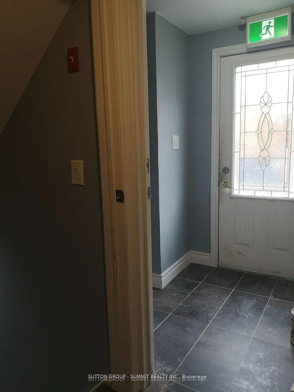 Photo 2 of Unit Lower Level, 46 Sharon Court, Brampton, Brampton East — HOMEH