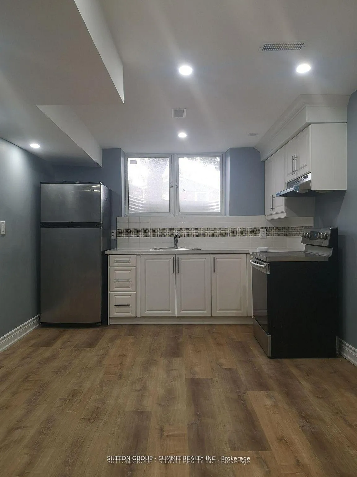 Photo 3 of Unit Lower Level, 46 Sharon Court, Brampton, Brampton East — HOMEH