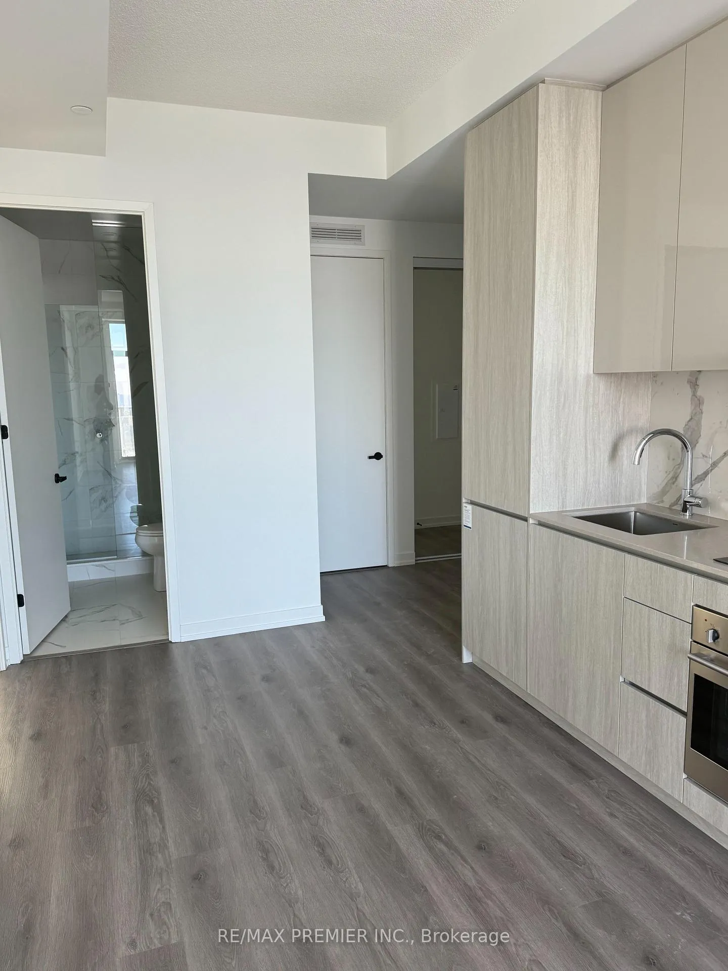 Photo 7 of Unit 4312, 28 Interchange Way, Vaughan, Vaughan Corporate Centre — HOMEH